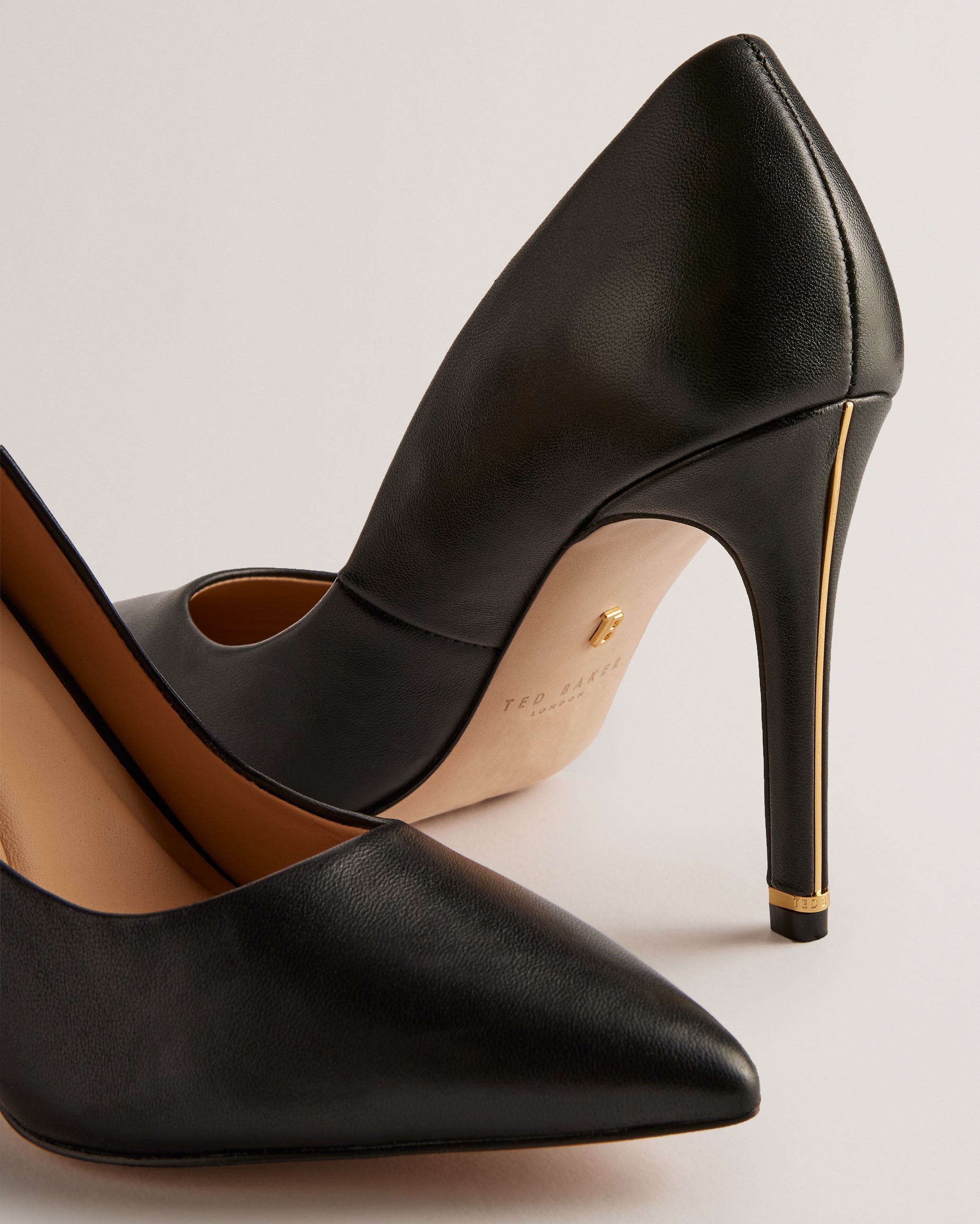 Caaraa High-Heeled Pump With River Of Gold Heel Shoes Black