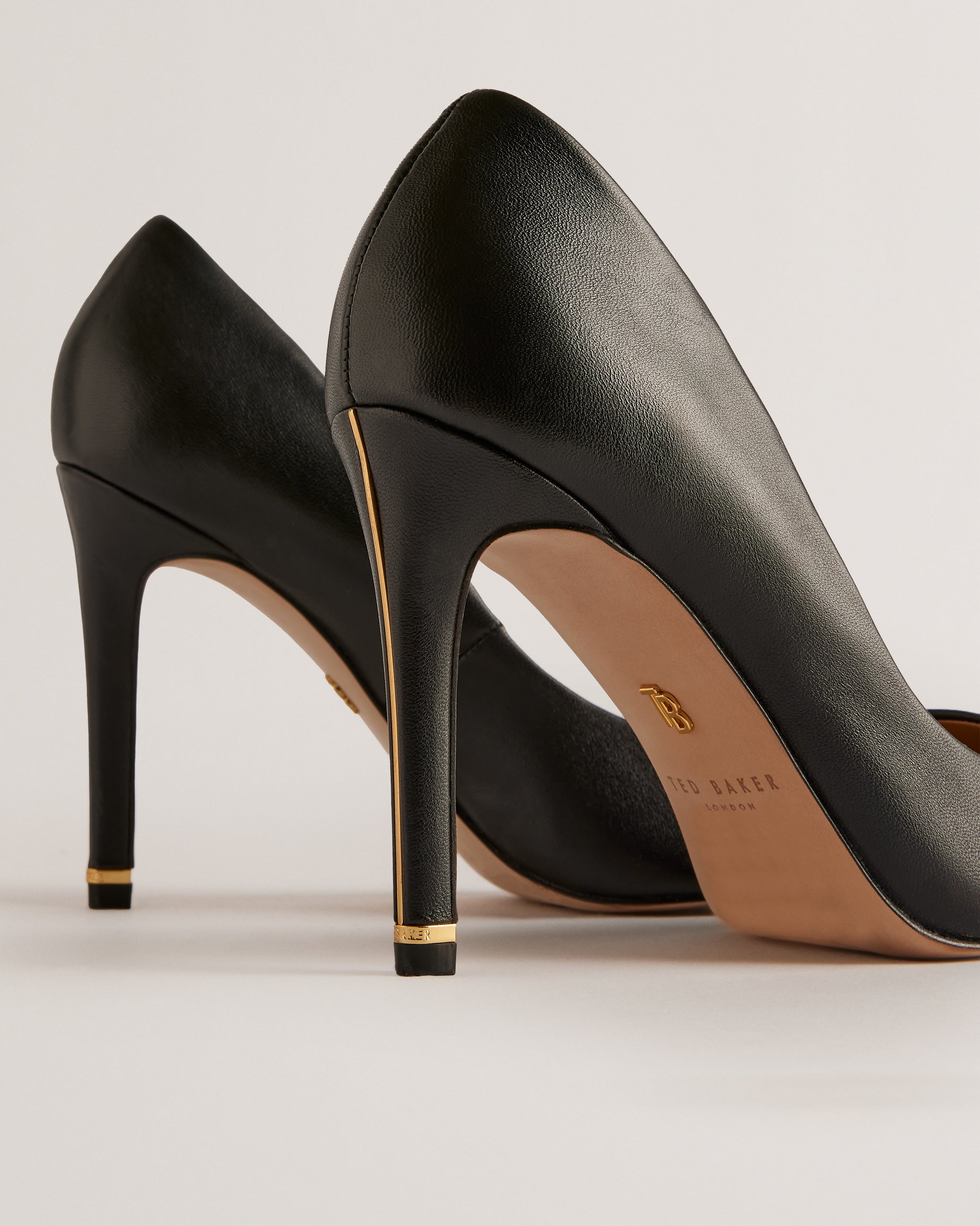 Caaraa High-Heeled Pump With River Of Gold Heel Shoes Black