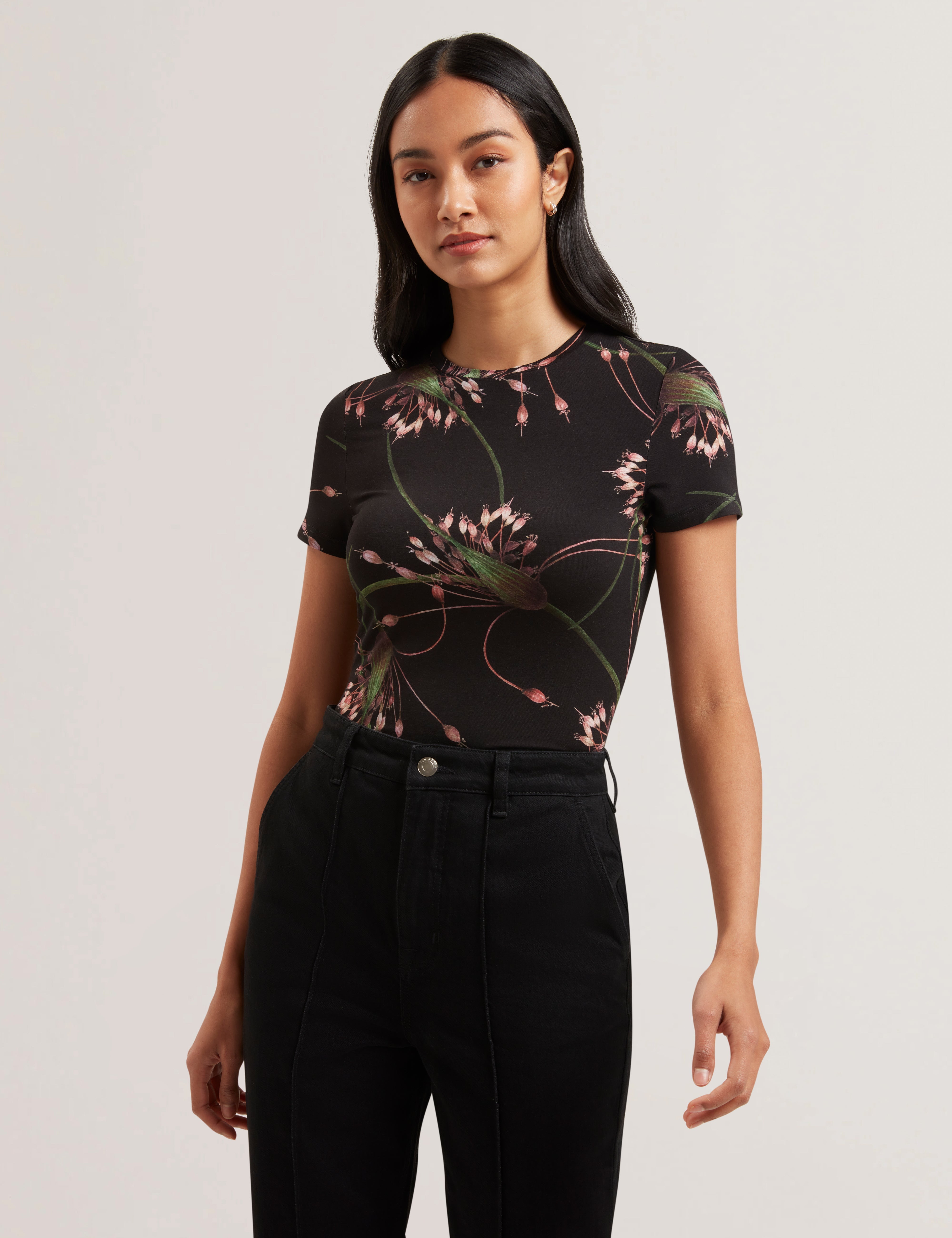 Lexiii Printed Fitted Tee Black