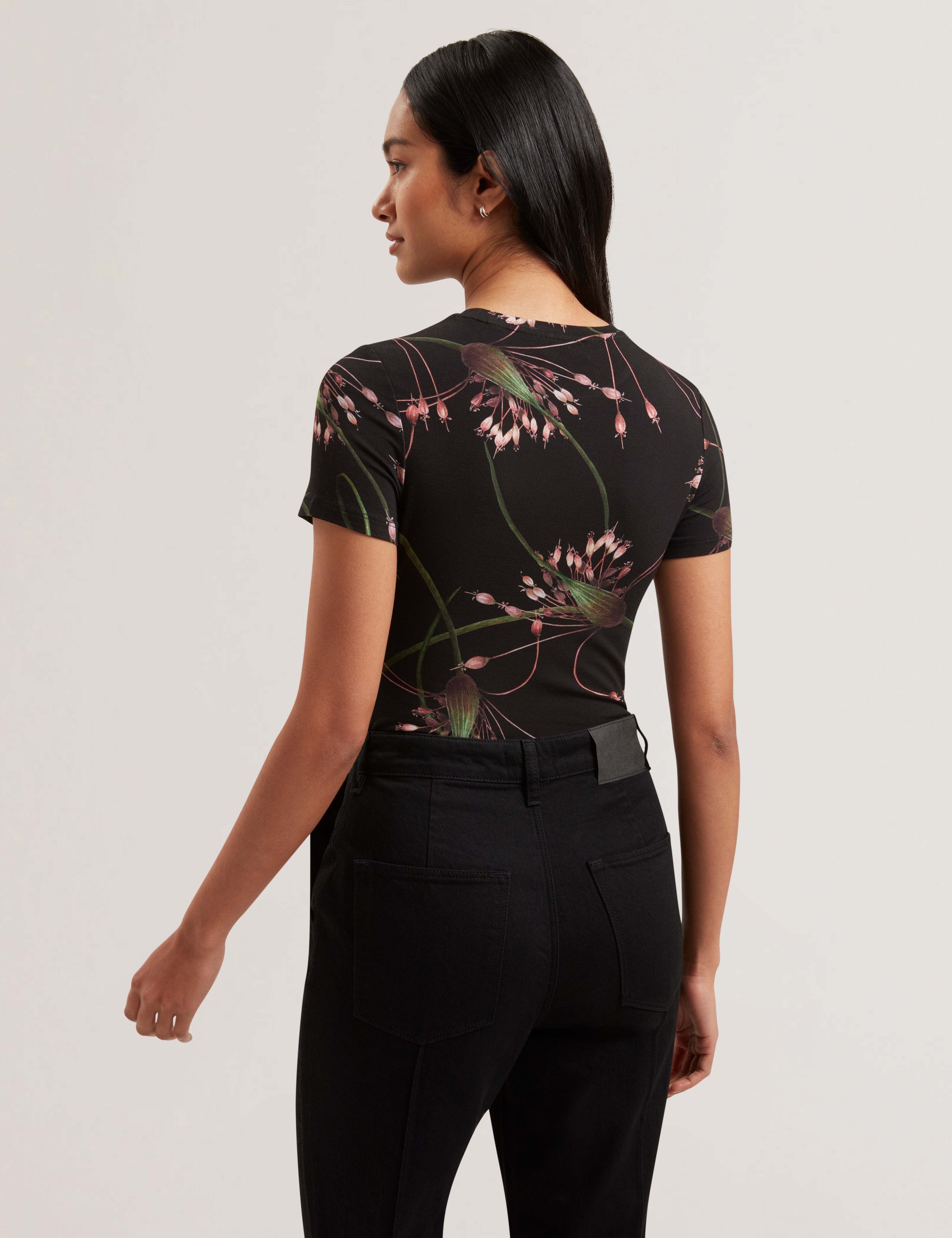 Lexiii Printed Fitted Tee Black