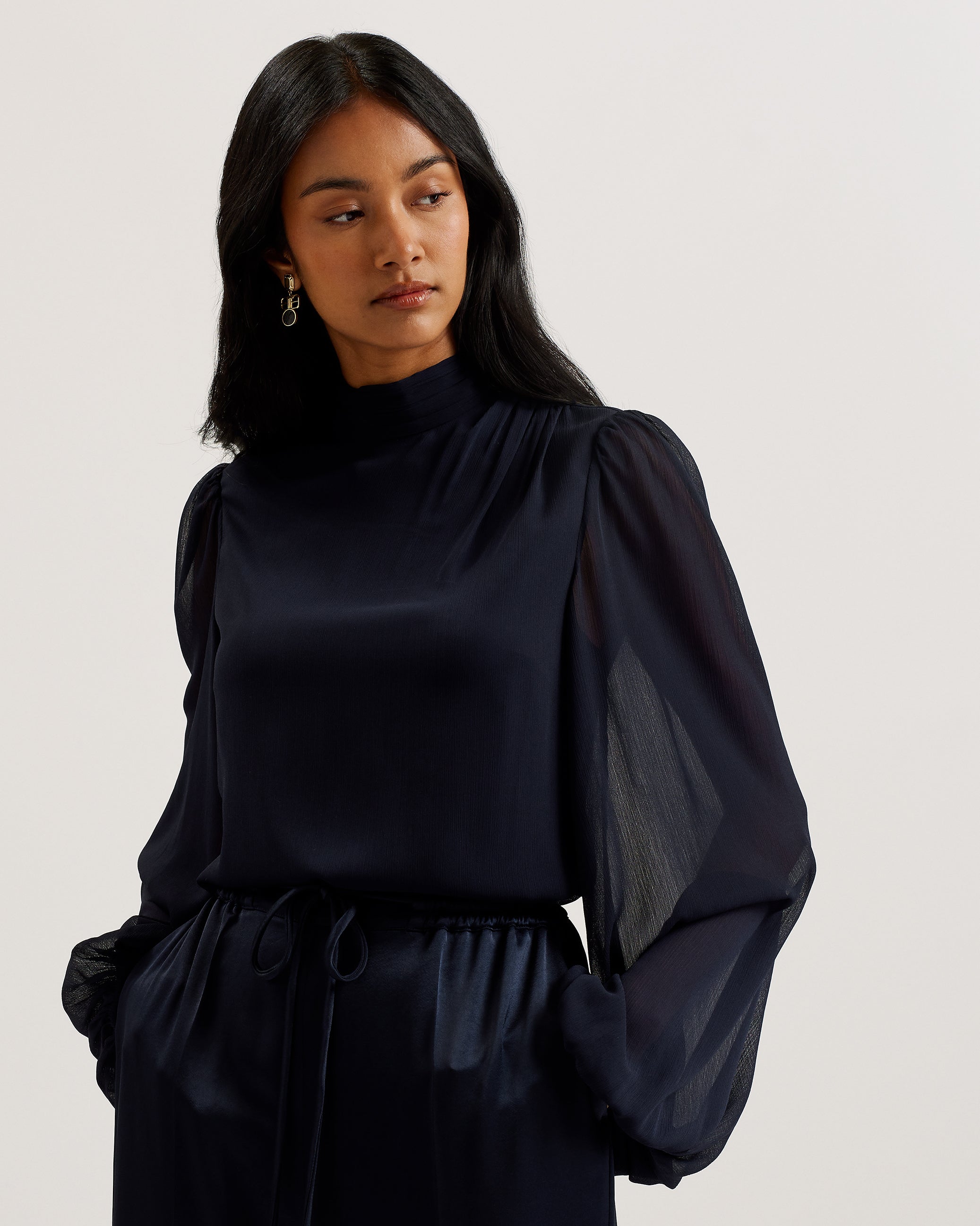 Deerdra Long Sleeve Pleated Top With Side Nec Navy