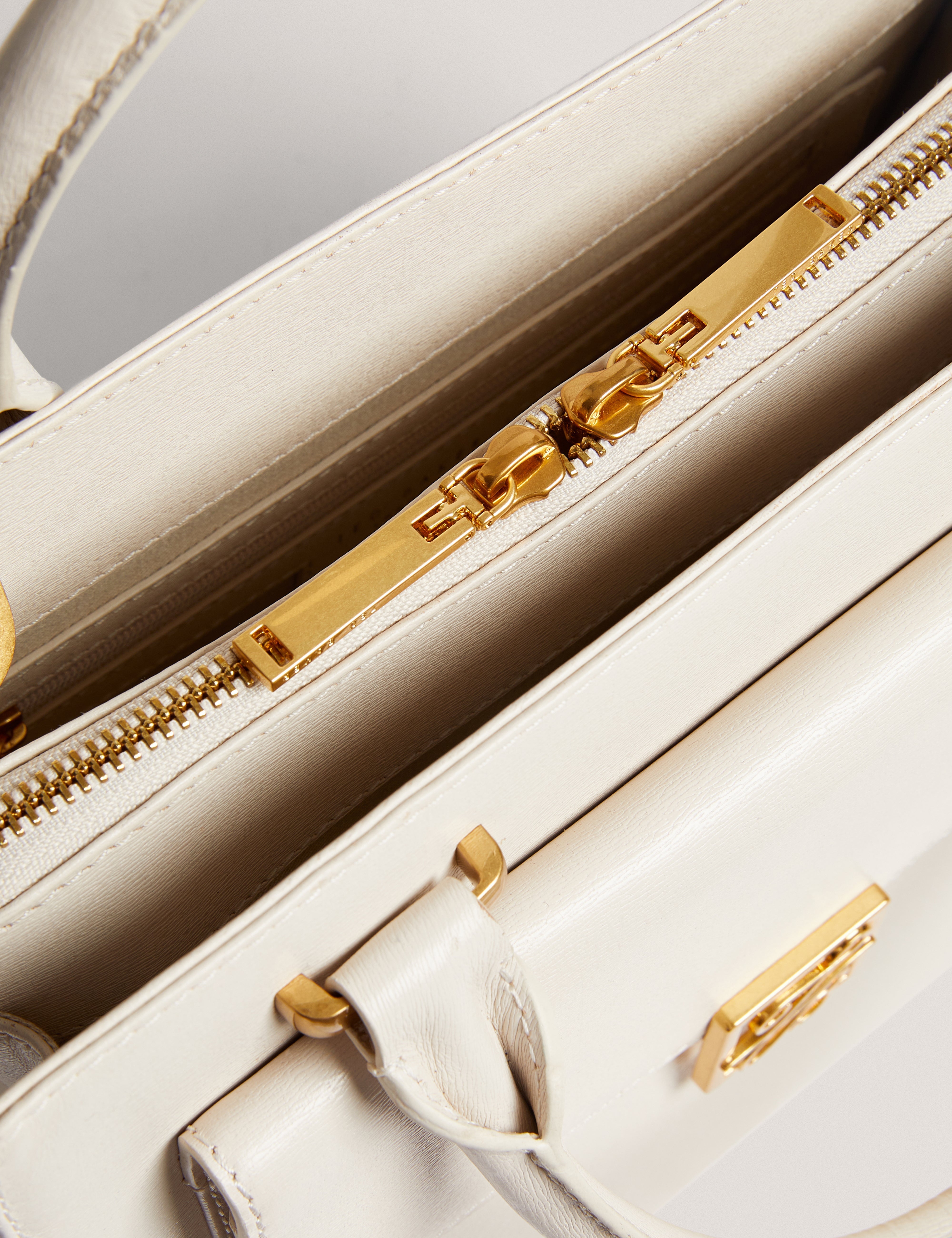 Anelle Tb تفاصيل حقيبة جلدية كبيرة Ecru