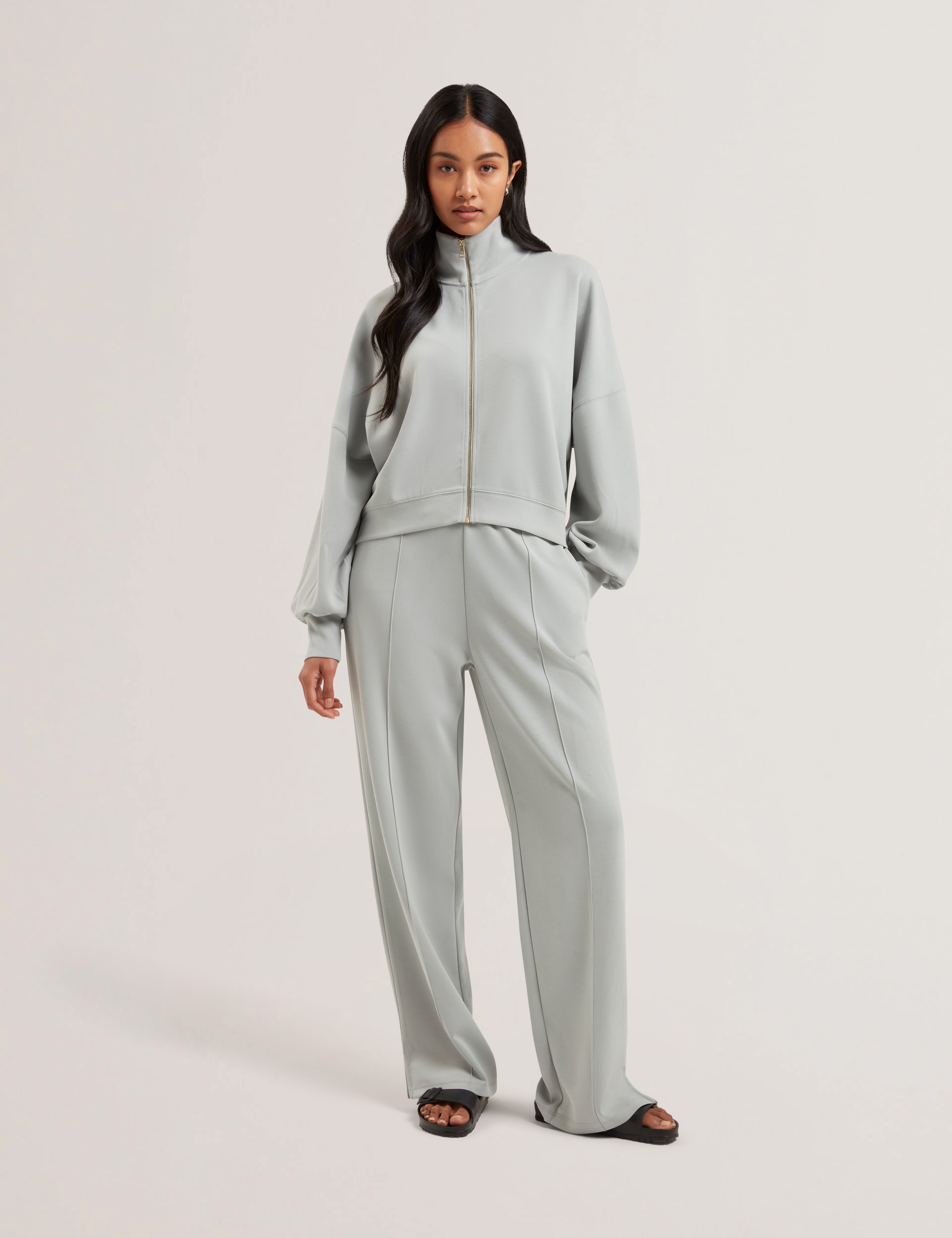 أرورا جاكيت لون أخضر فاتح بسحاب