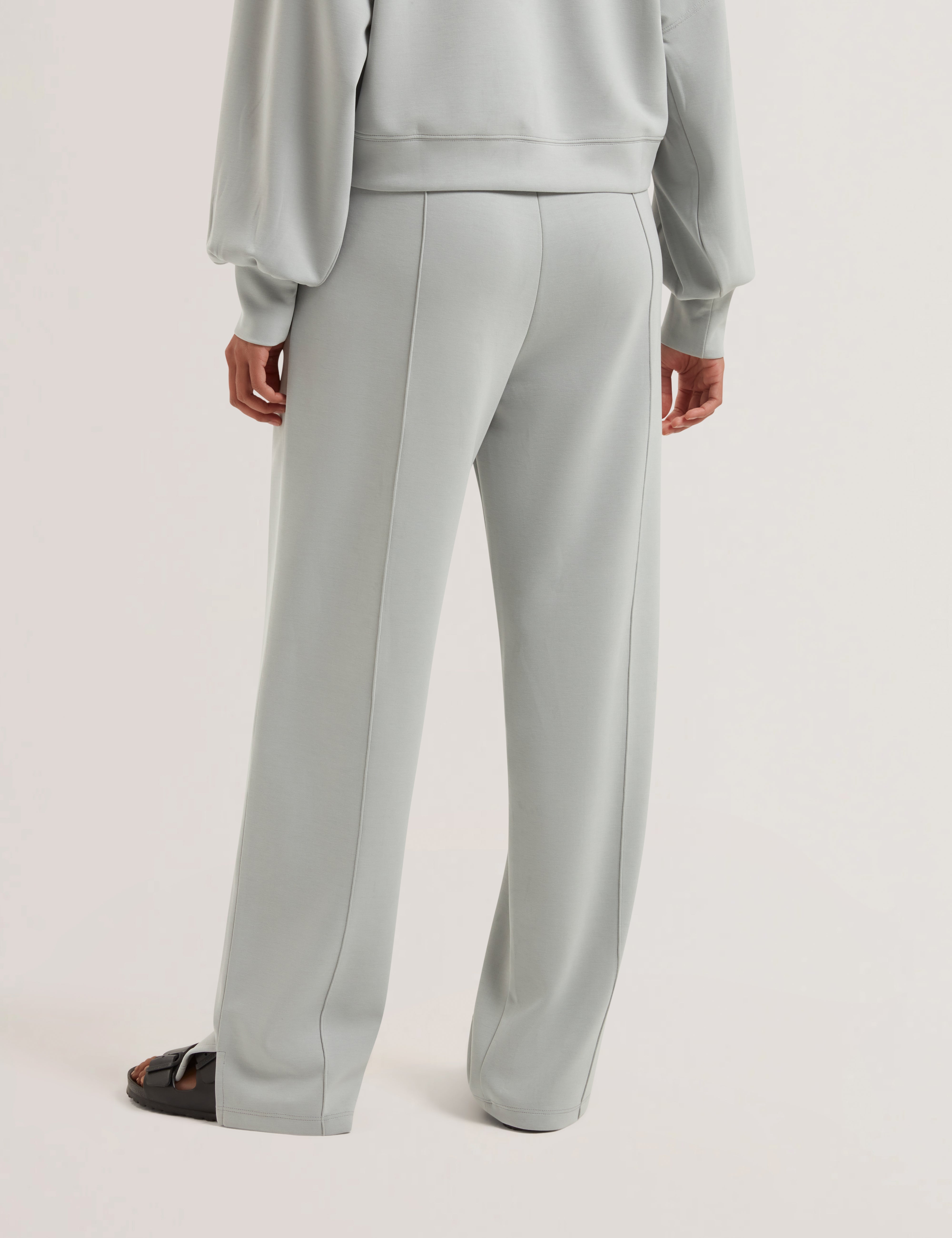 أرورا جاكيت لون أخضر فاتح بسحاب