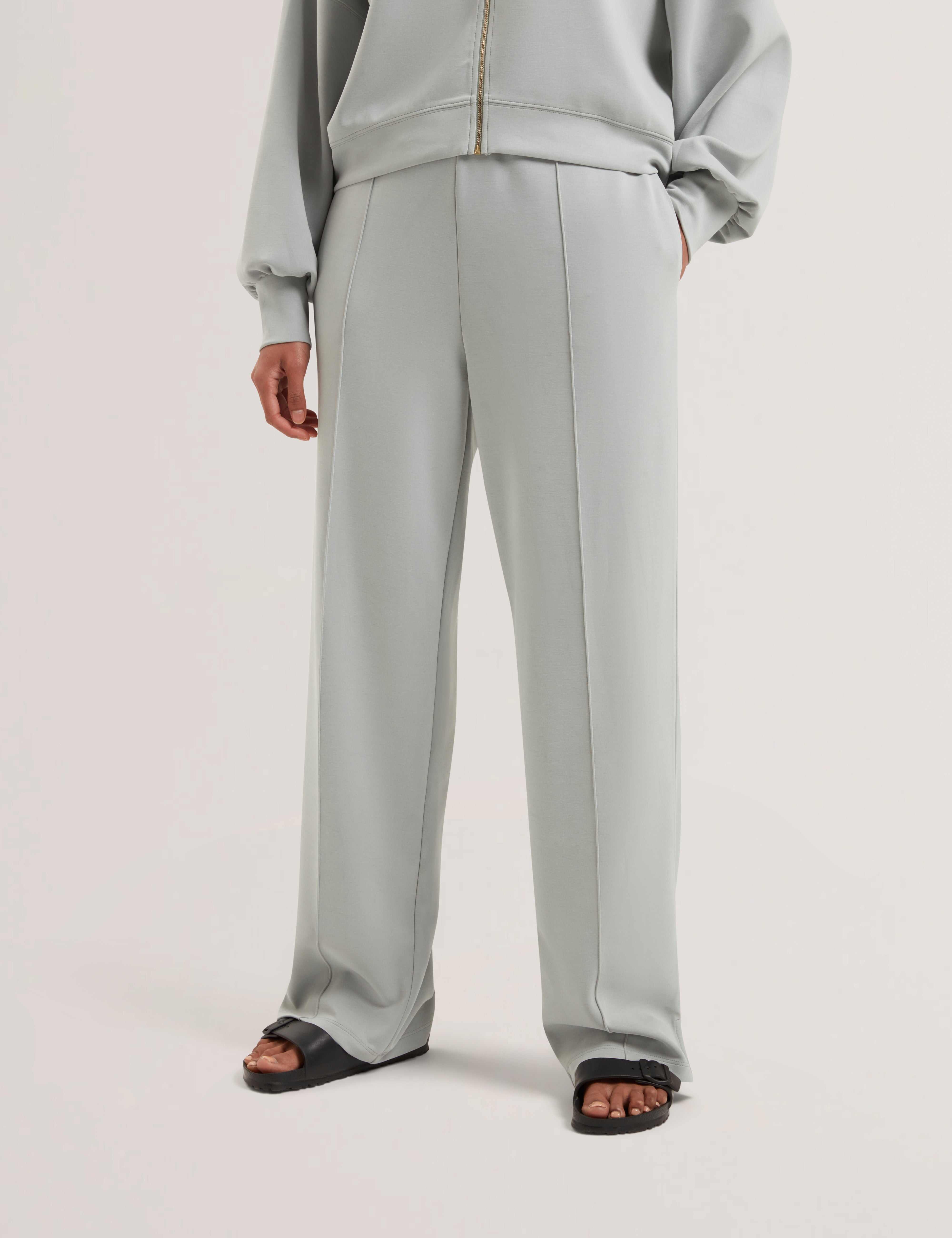 أرورا جاكيت لون أخضر فاتح بسحاب