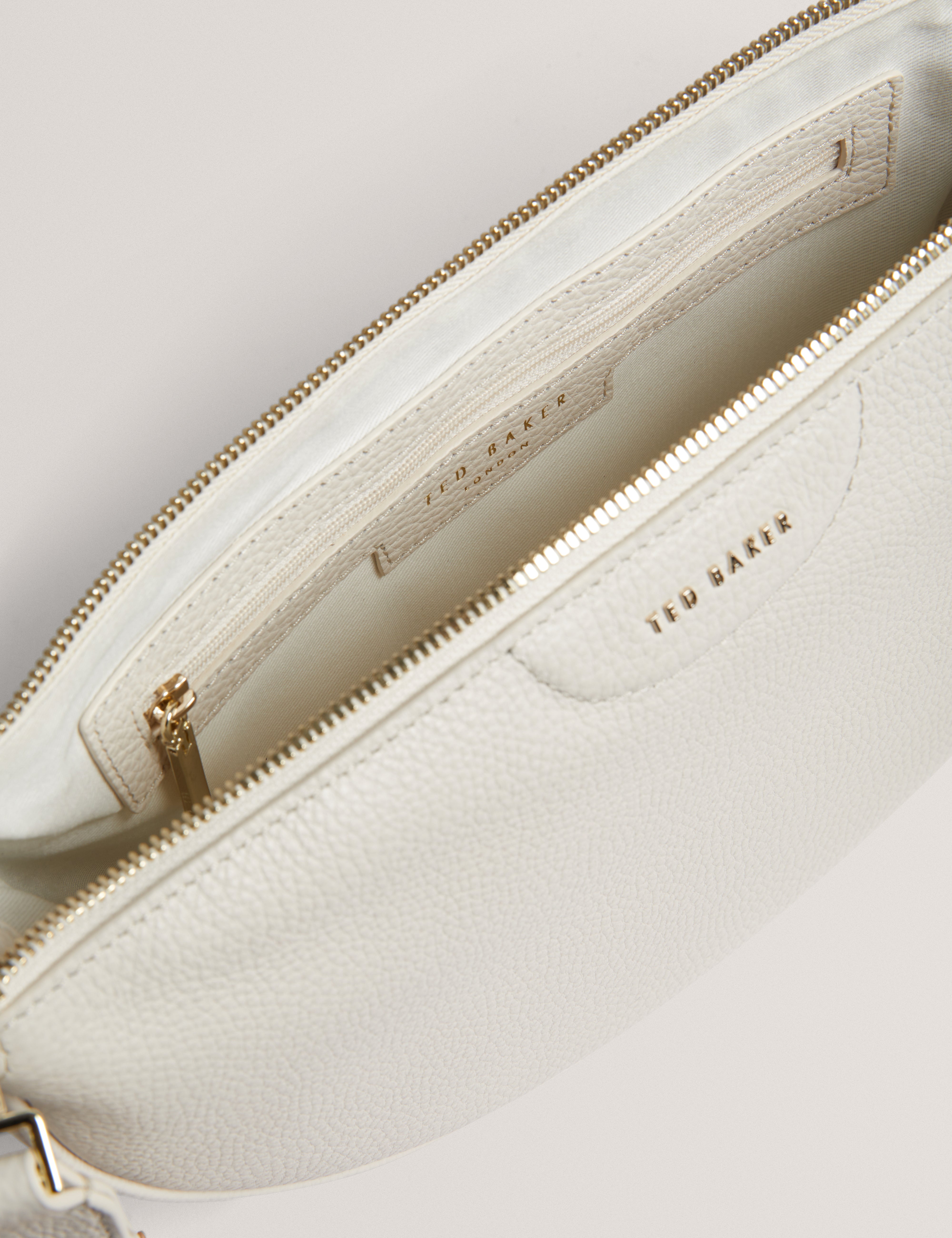 Essina Webbing Leather Half Moon Cro Ecru