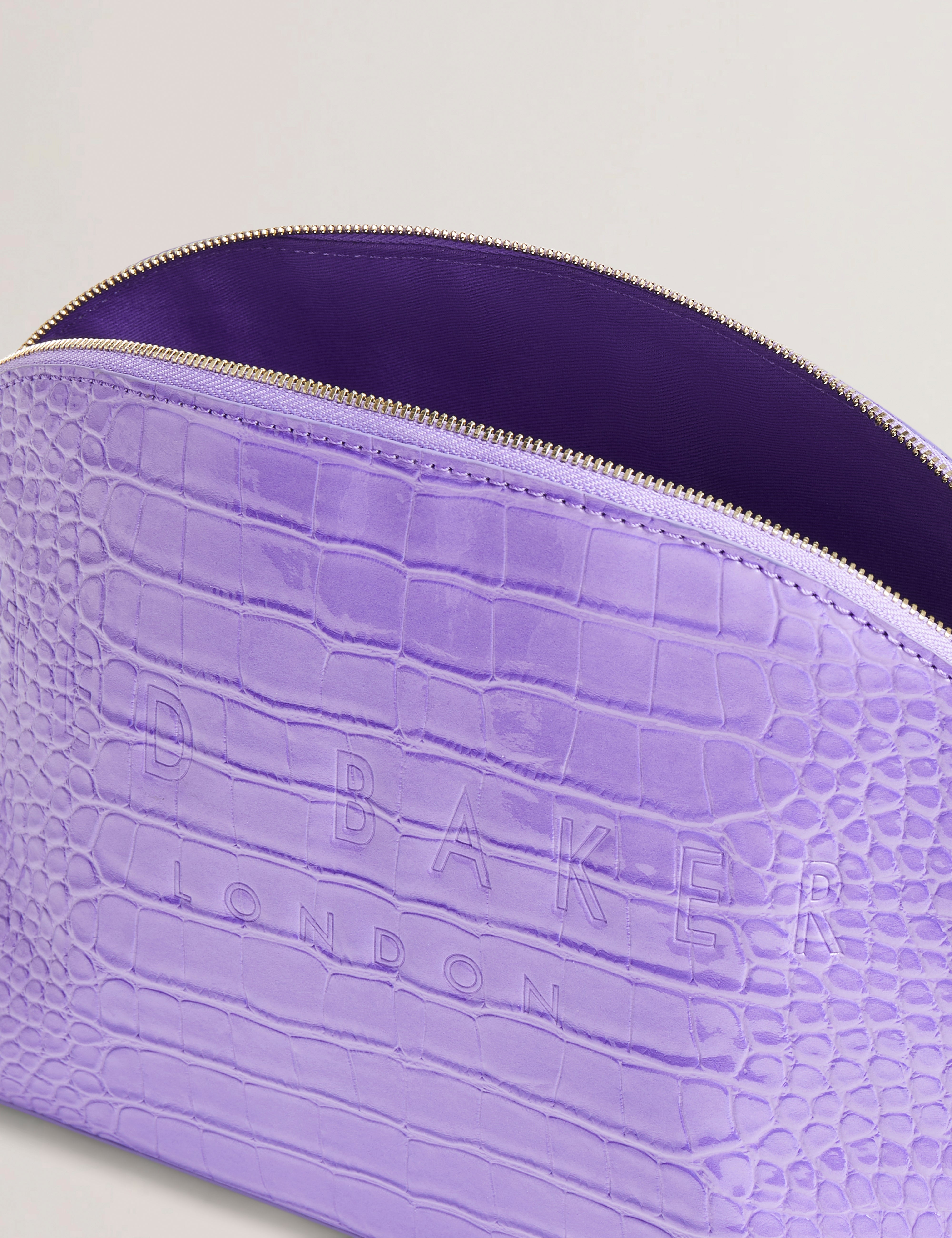 Crocana Croc Effect Large Washbag Brt-Purple