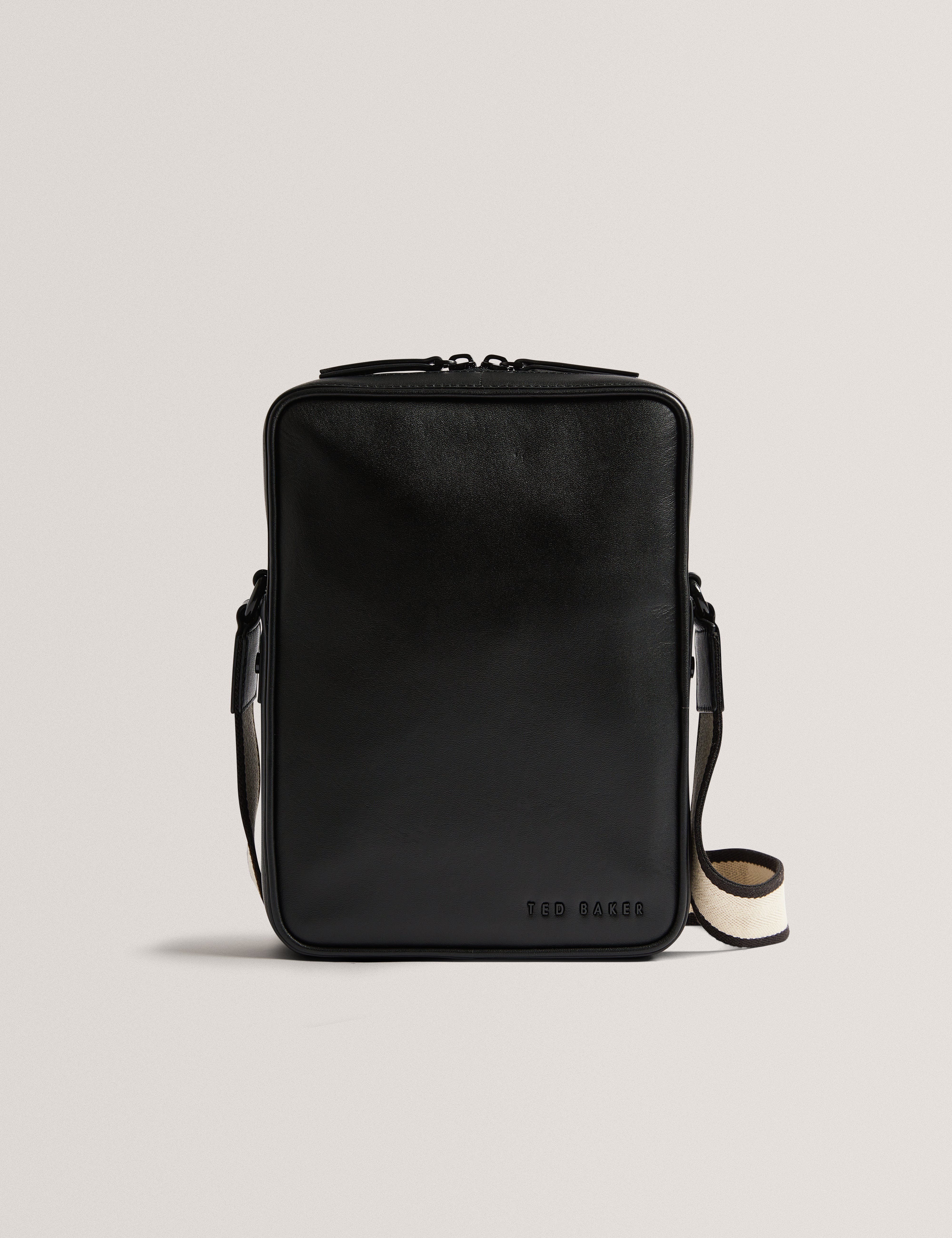 Caiisey Leather Flight Bag Black