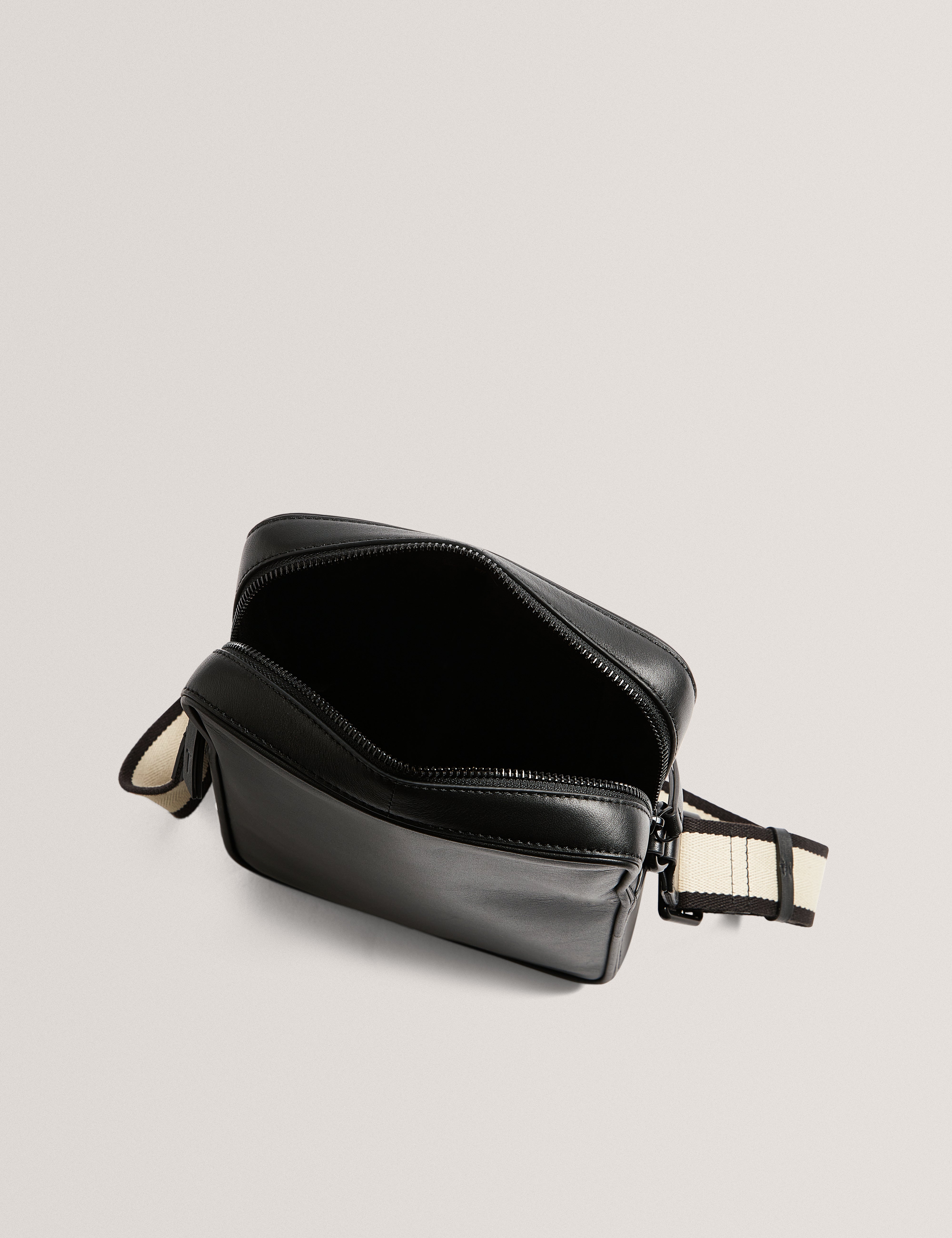 Caiisey Leather Flight Bag Black