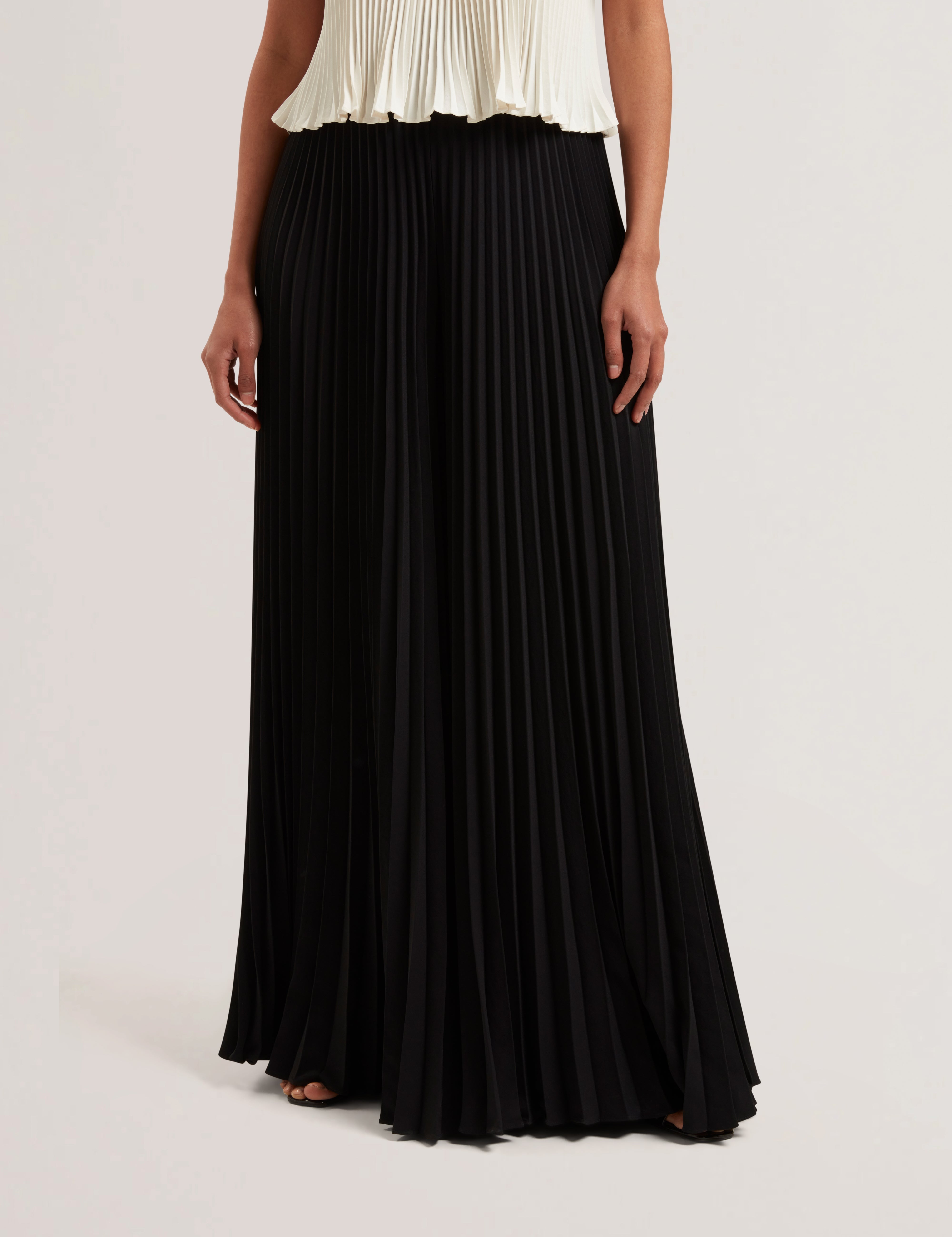 Haryx Pleated Wide Leg Crepe Trouser Black