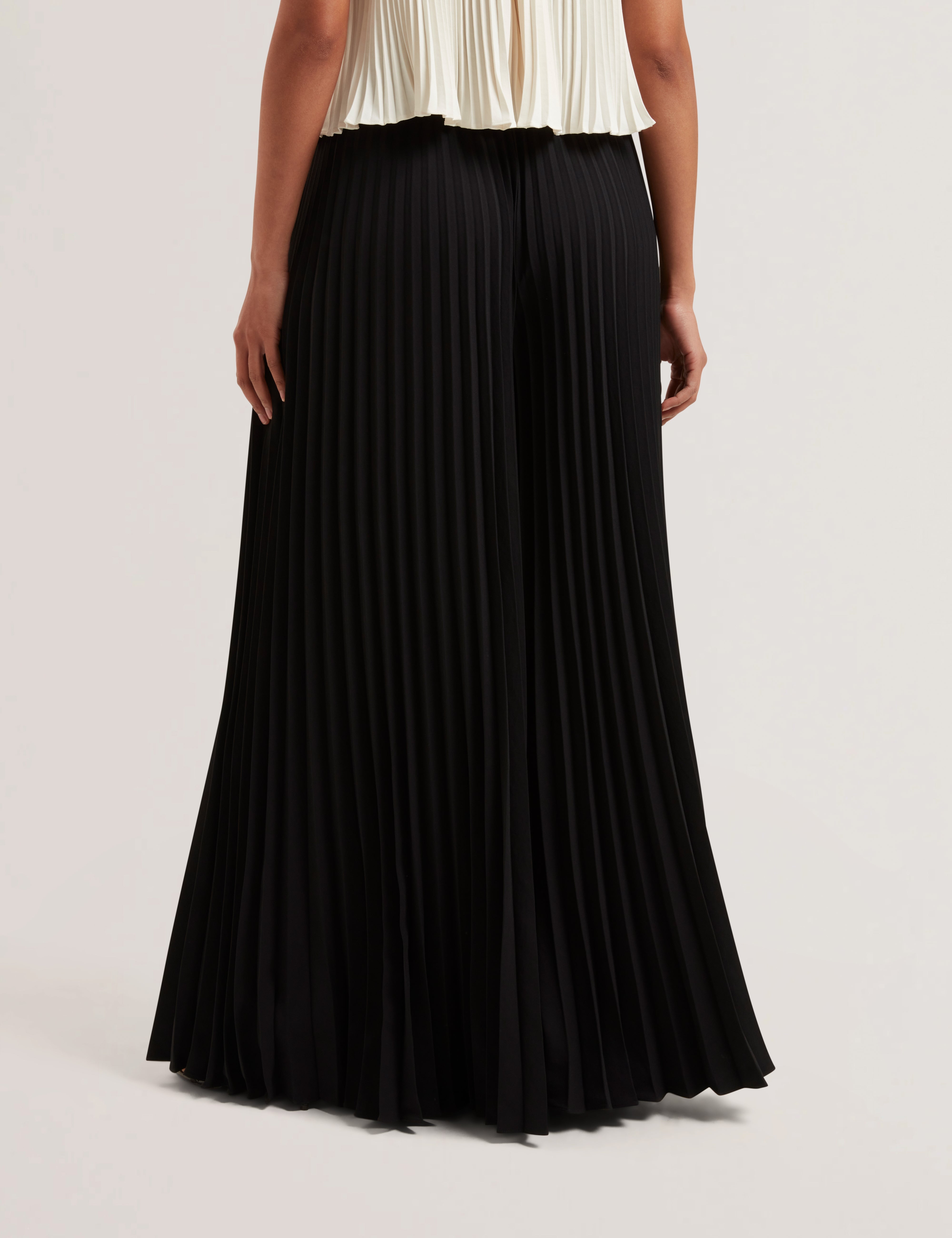 Haryx Pleated Wide Leg Crepe Trouser Black