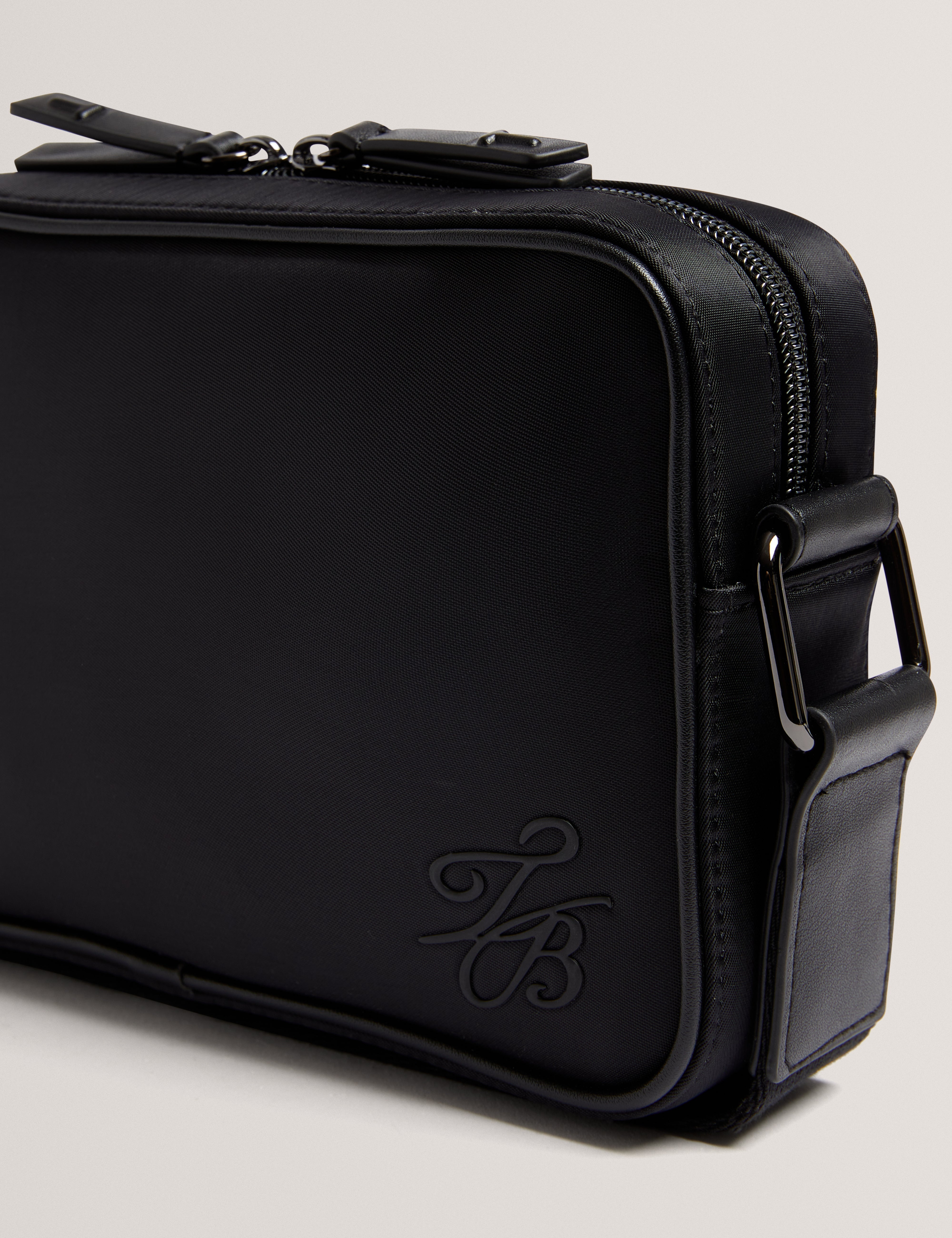 Nesbiit Nylon Tb Script Camera Crossbody Bag Black