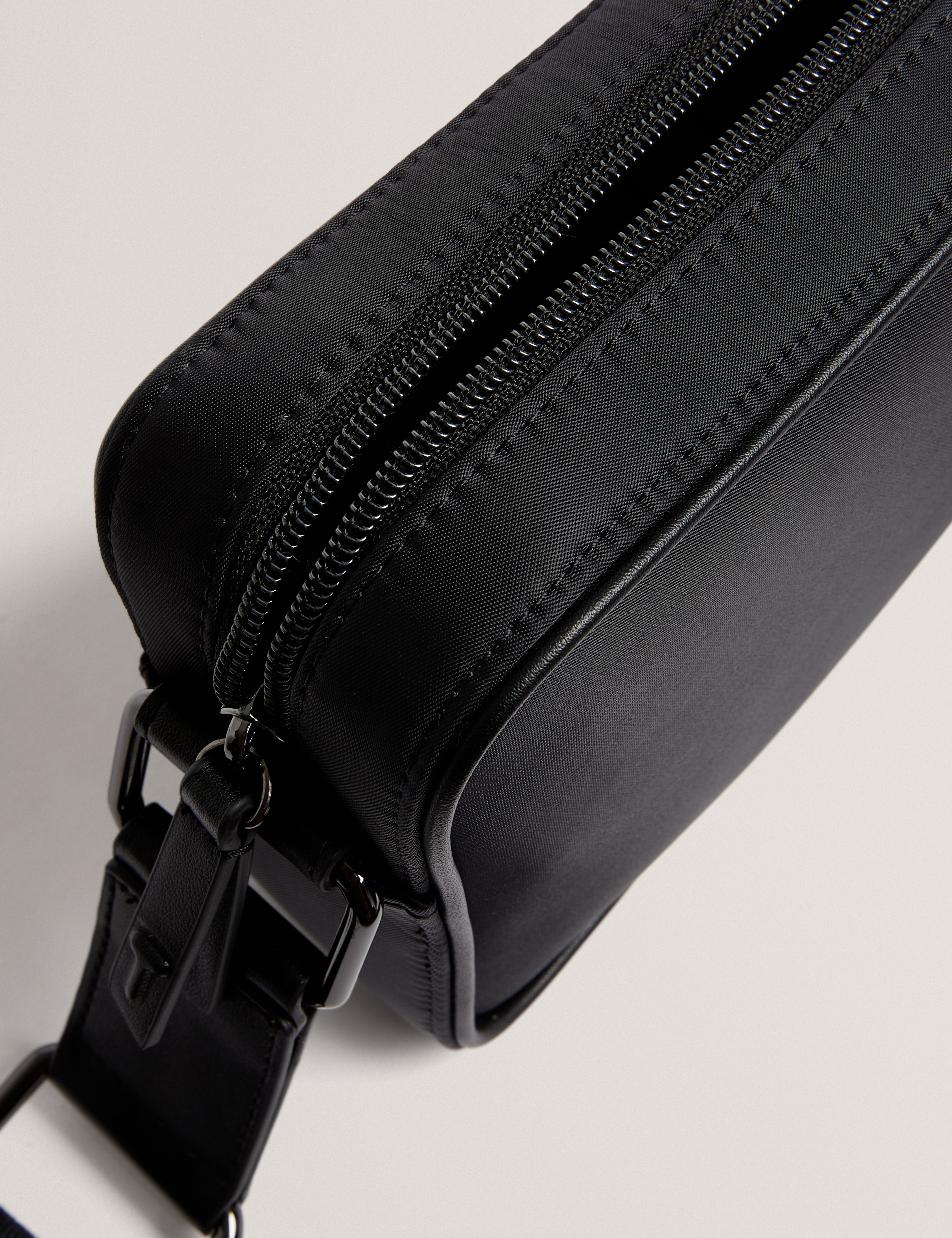 Nesbiit Nylon Tb Script Camera Crossbody Bag Black