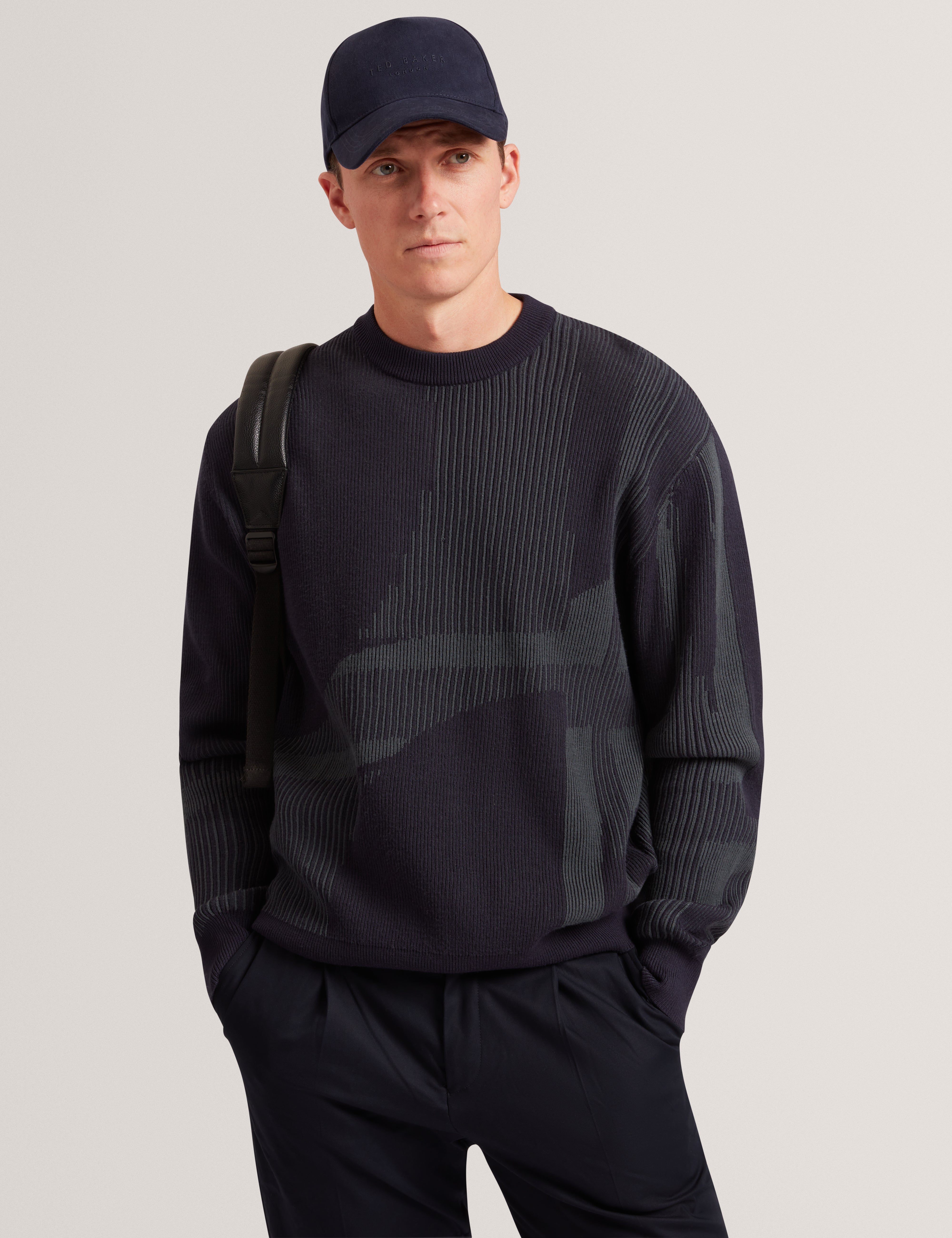 ويلان سترة برقبة دائرية لون كحلي