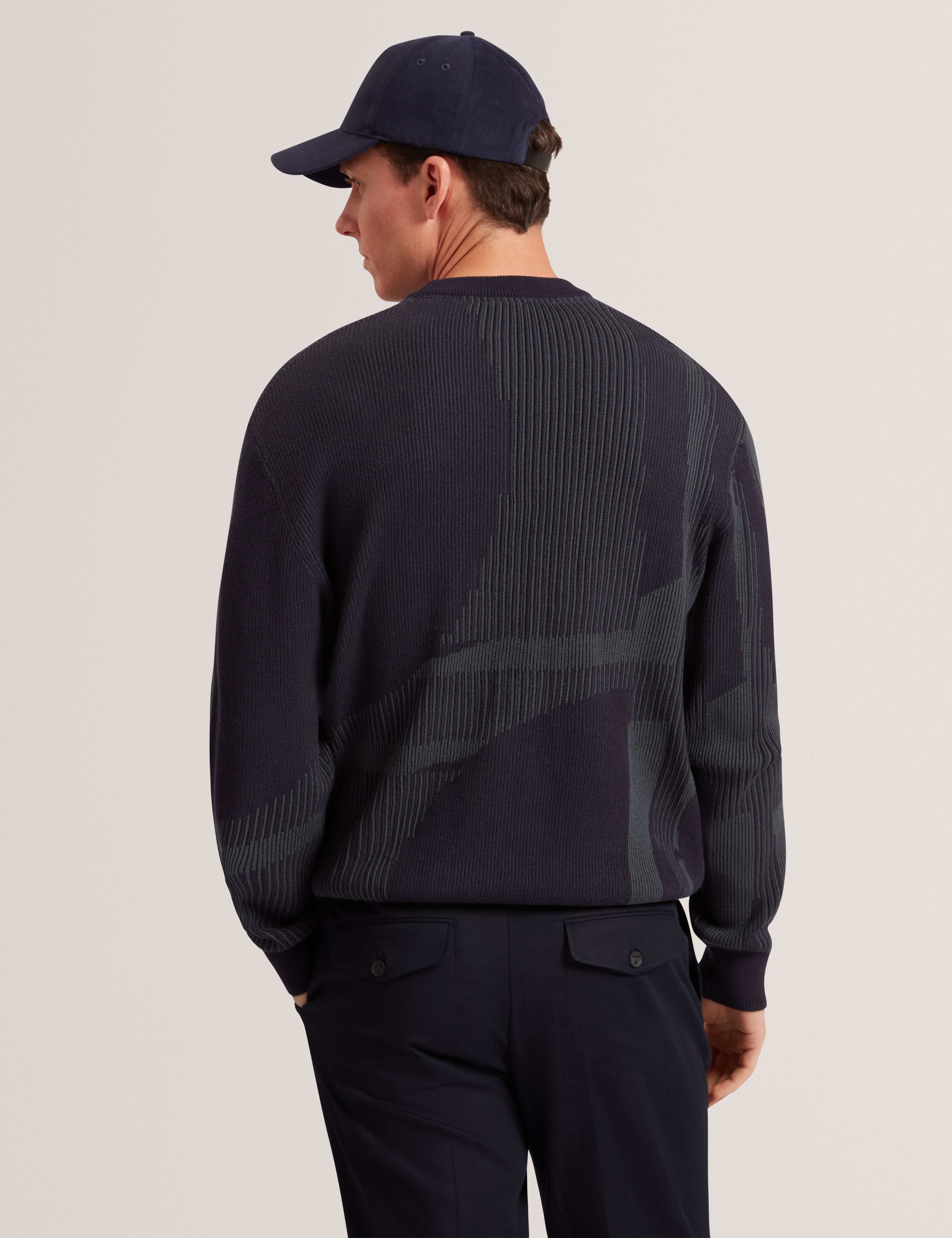 ويلان سترة برقبة دائرية لون كحلي