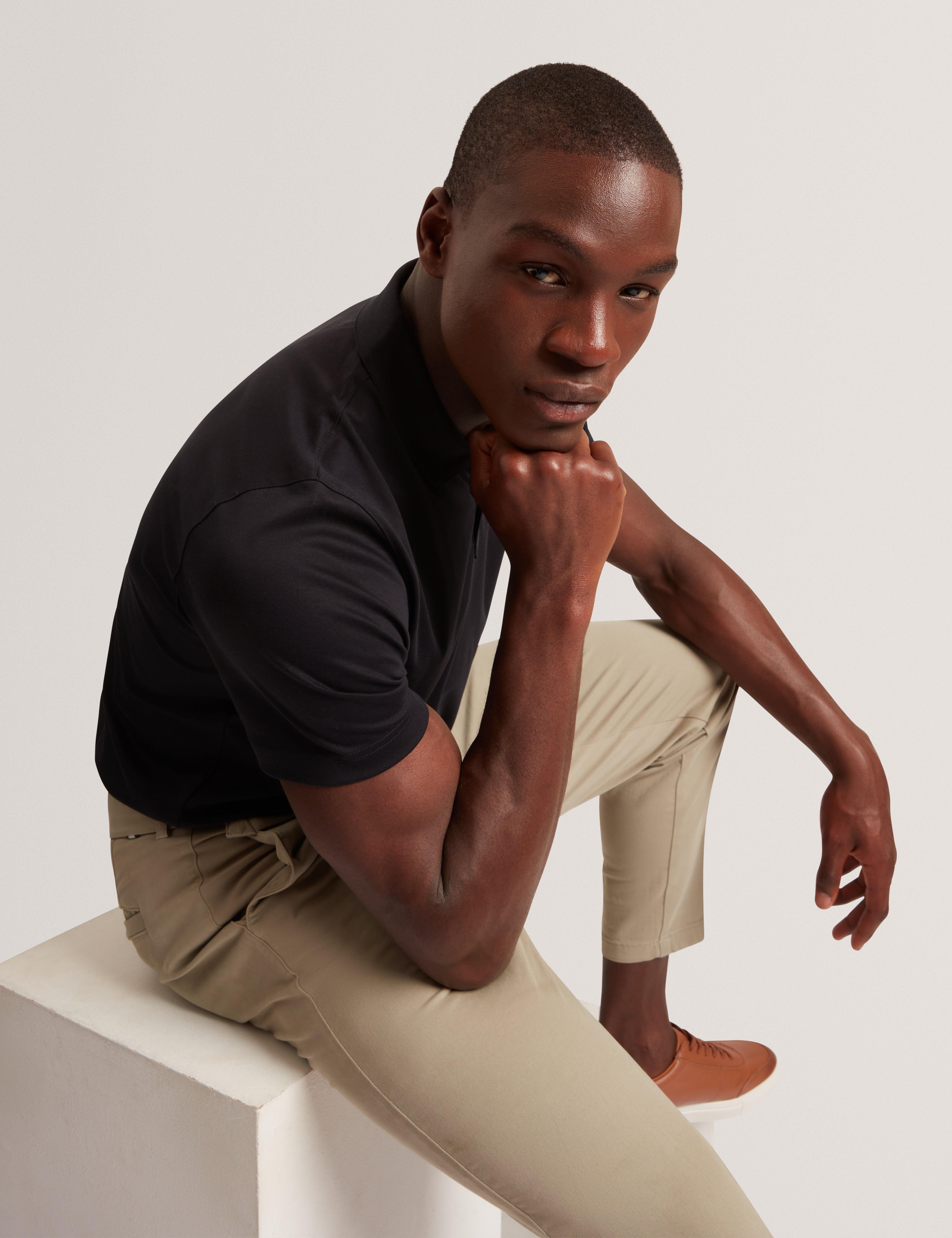 قميص بولو كونال إس إس عادي ناعم الملمس أسود