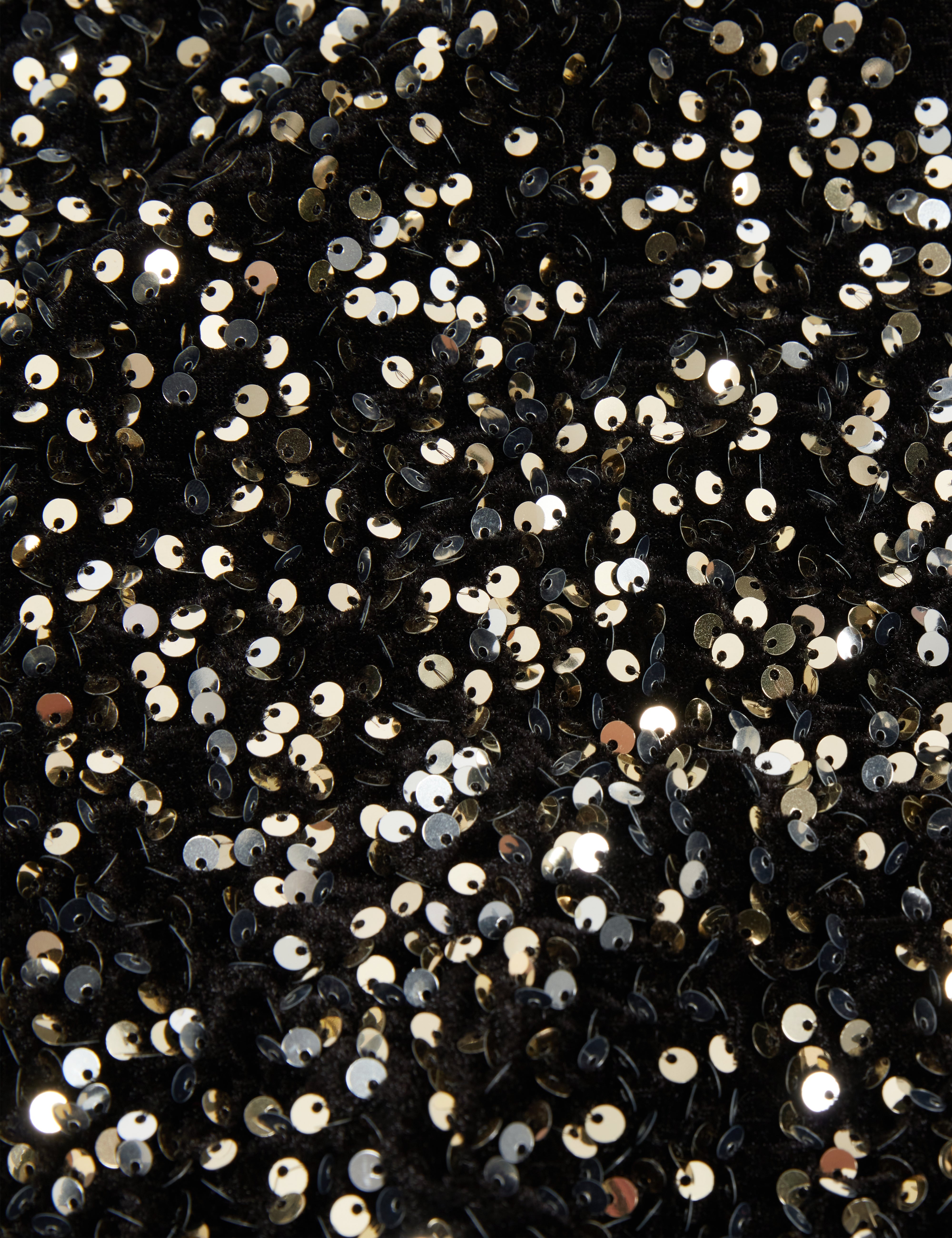 جاكيت شيي بومبر أسود مزين بالترتر