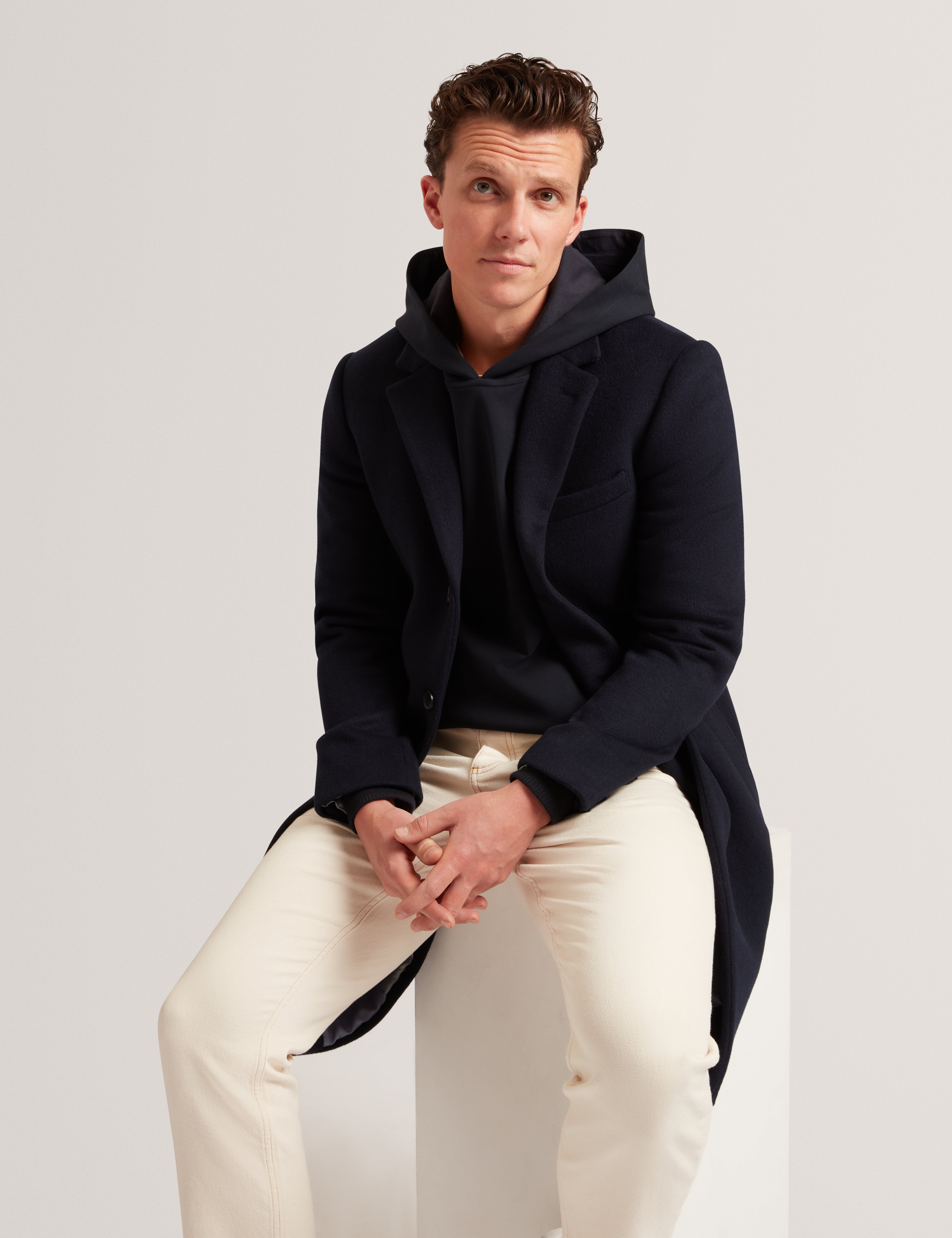 هودي بشعار Boids وحواف قرص العسل باللون الأزرق الداكن