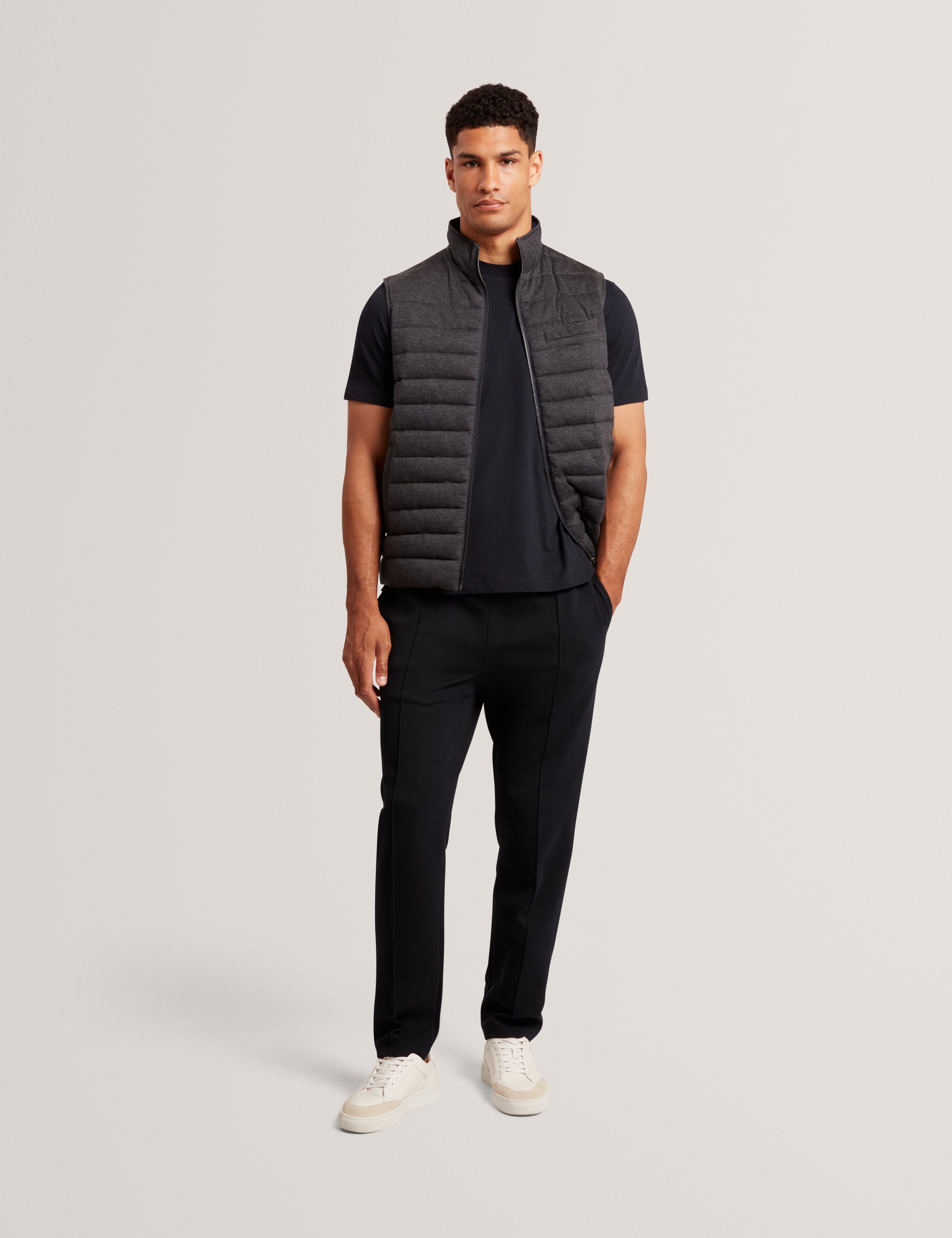 ريلاس بنطلون جوغر باللون الكحلي