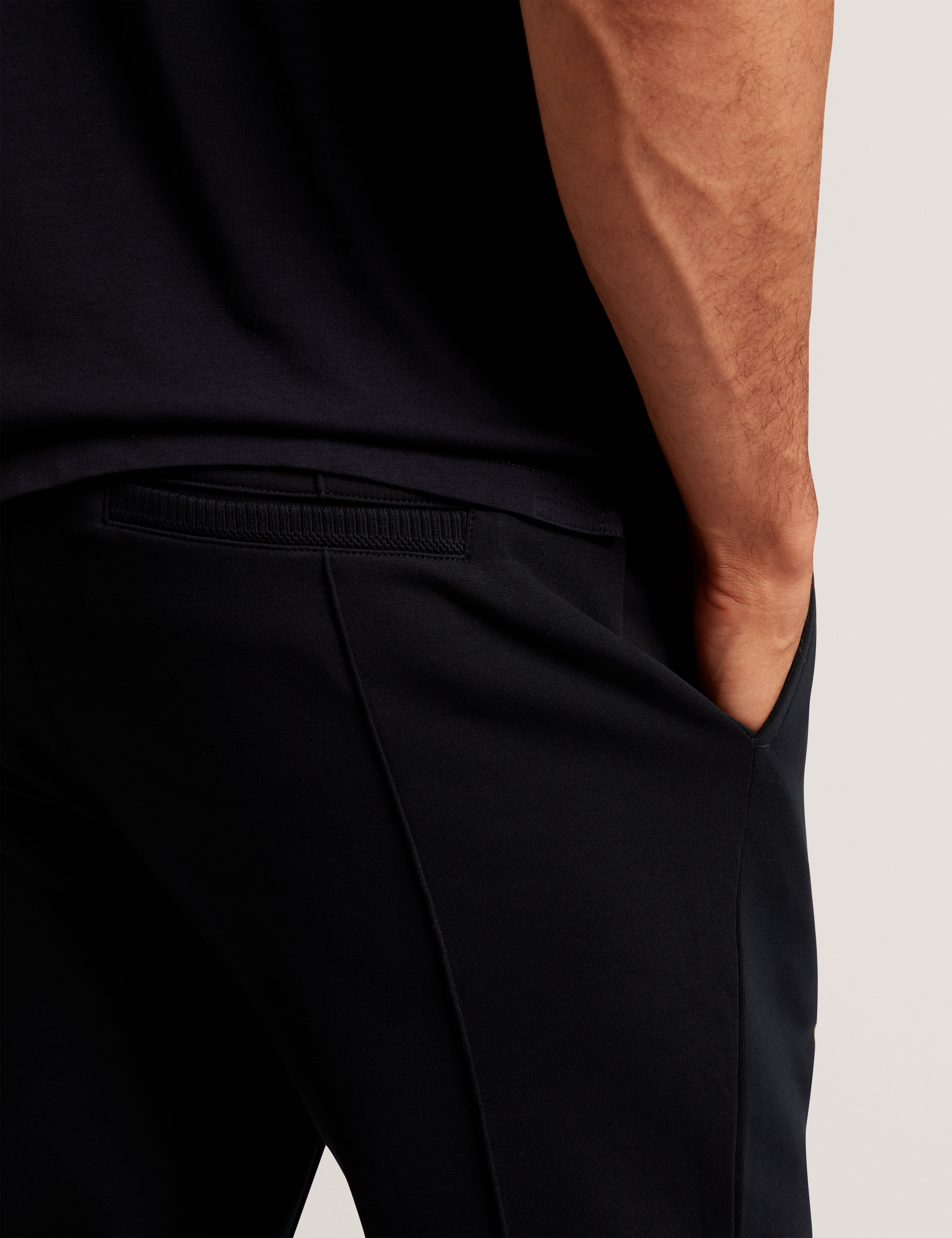 ريلاس بنطلون جوغر باللون الكحلي