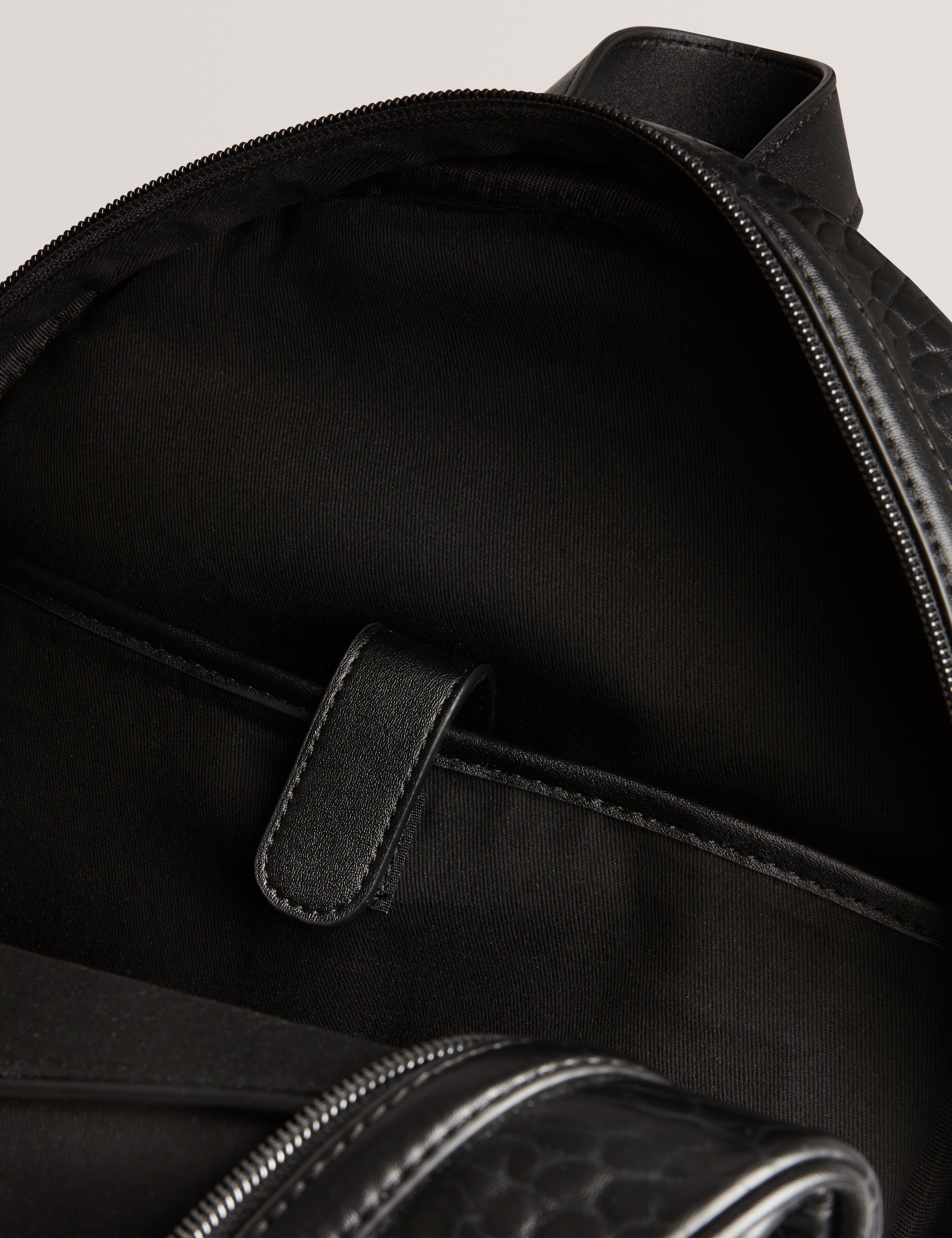 حقيبة ظهر بيرين بيبلد بولي يوريثان سوداء