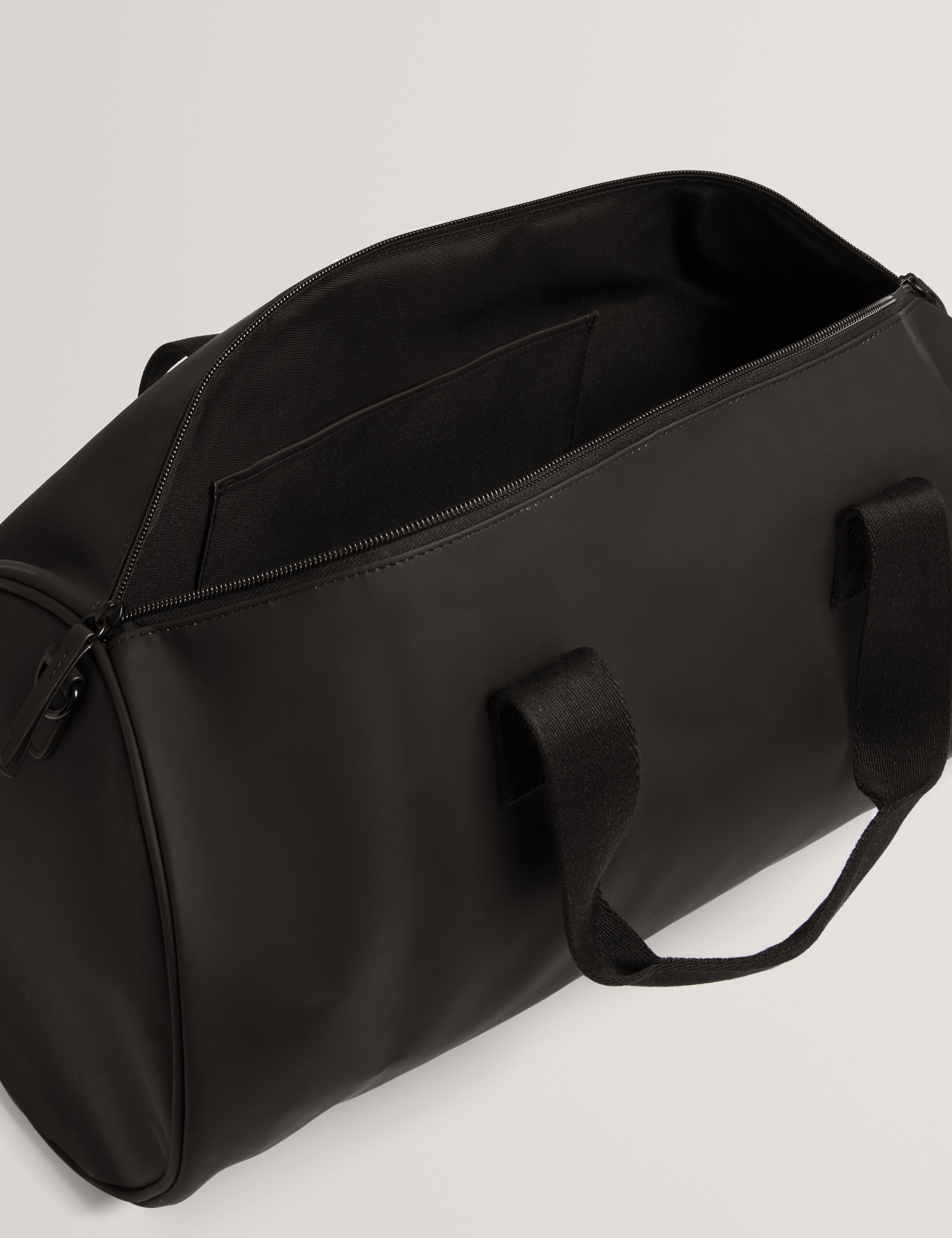 حقيبة يد ريلاند المصنوعة من مادة PU المطاطية باللون الأسود