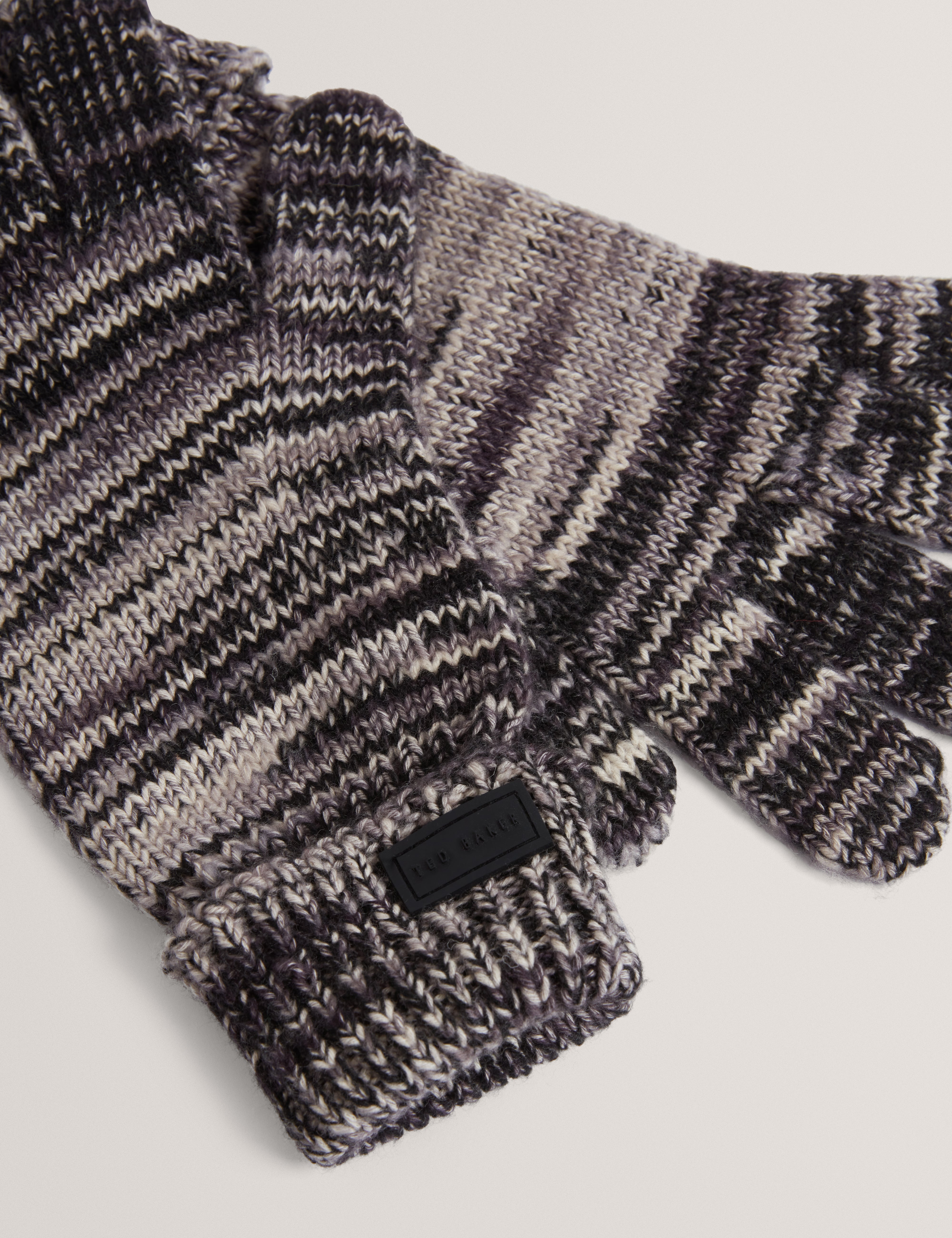 Scoty Knitted Hat And Glove Set Grey