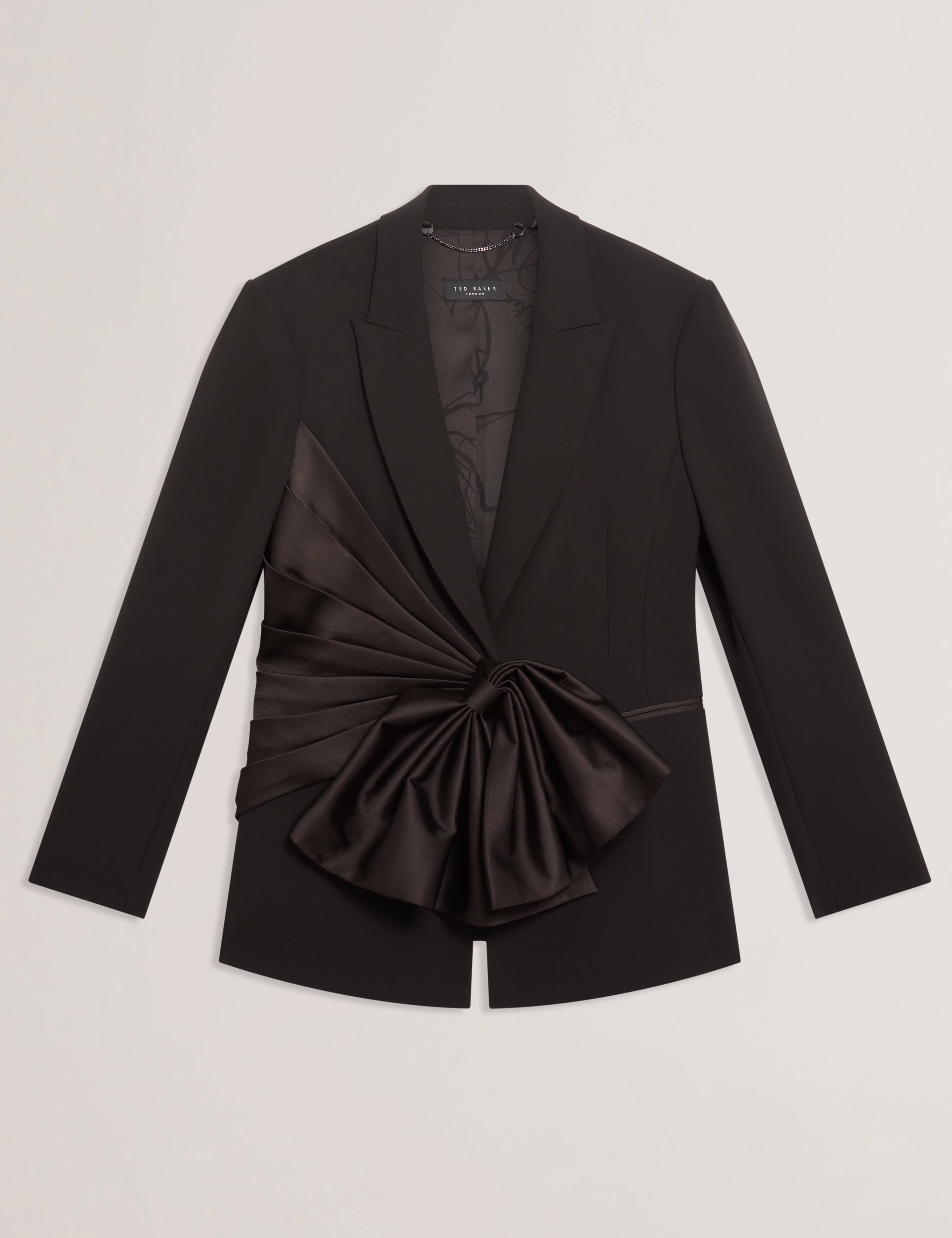 زيني بليزر سوداء مع عقدة ساتان