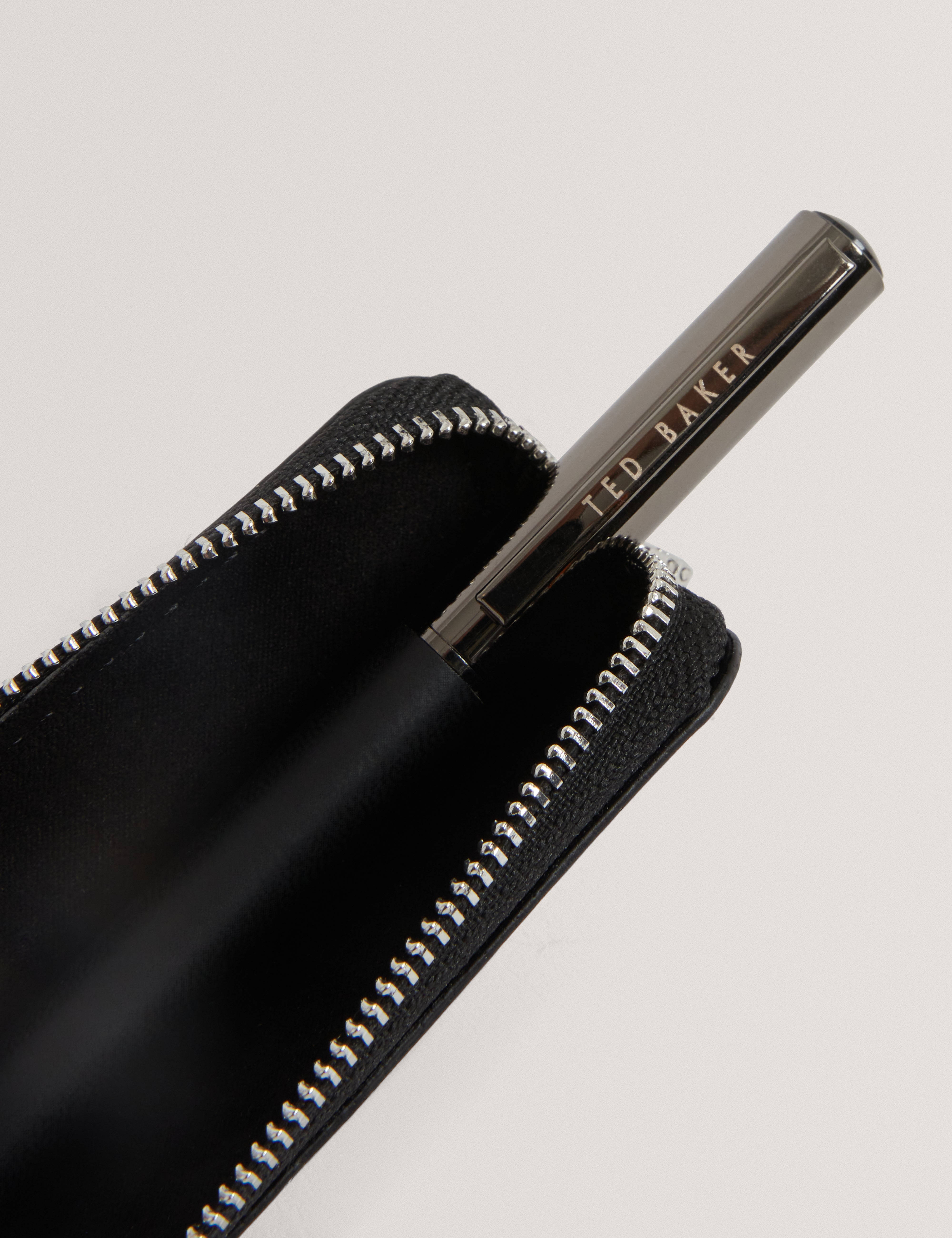 Glenvil Printed Pencil Case And Pen Set Black