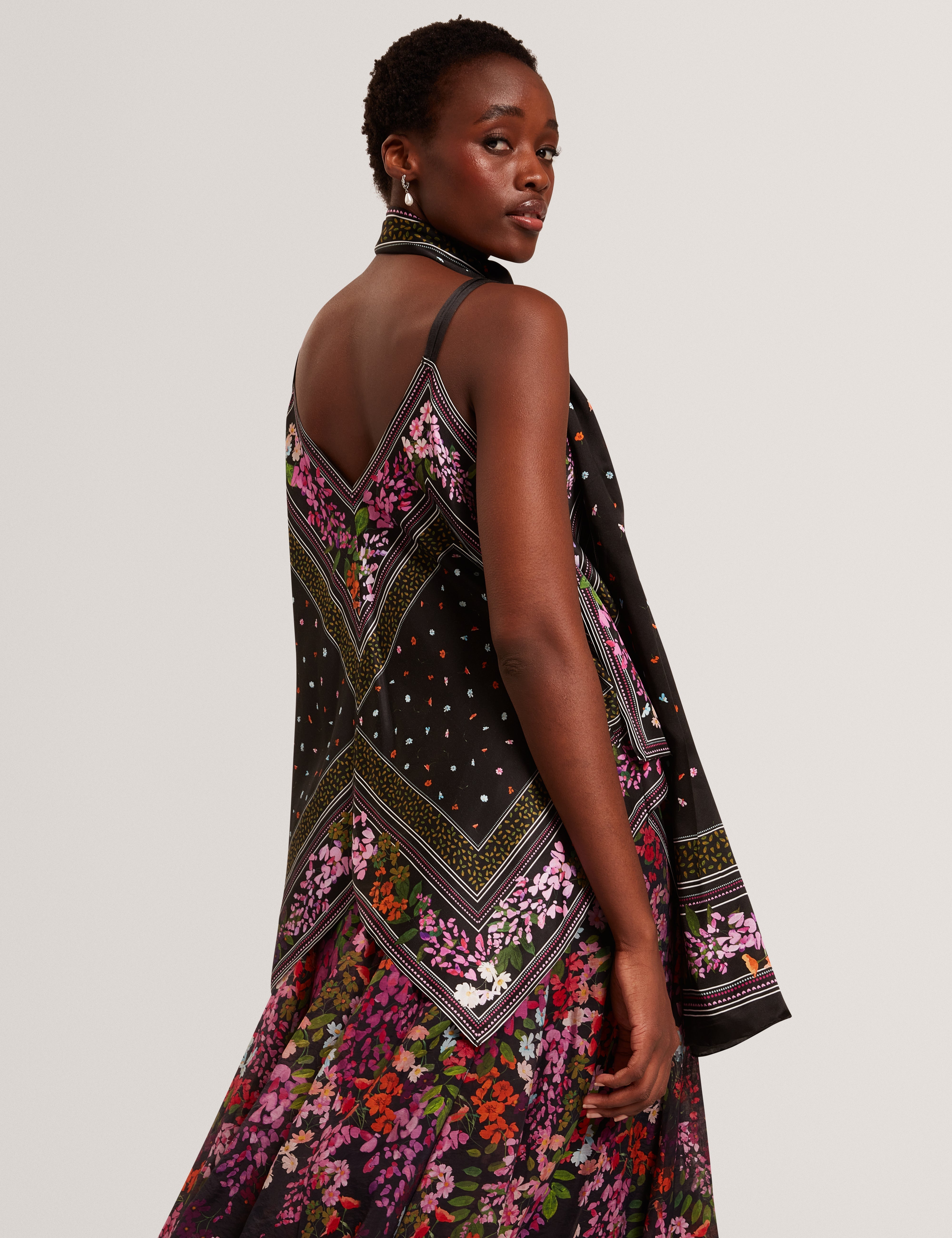 Ayyla Printed V Neck Cami Top Black