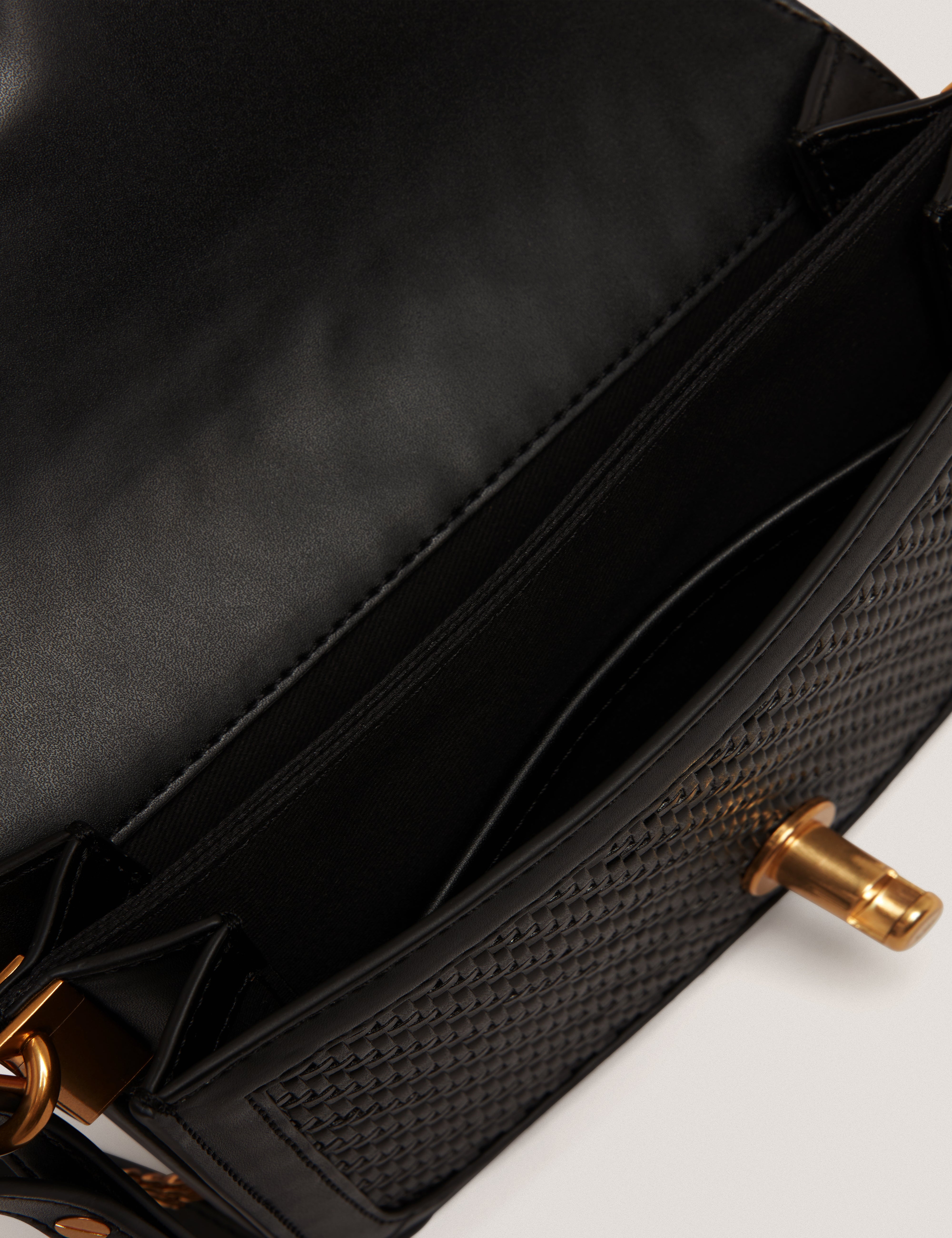 ووكر حقيبة من الجلد باللون الأسود