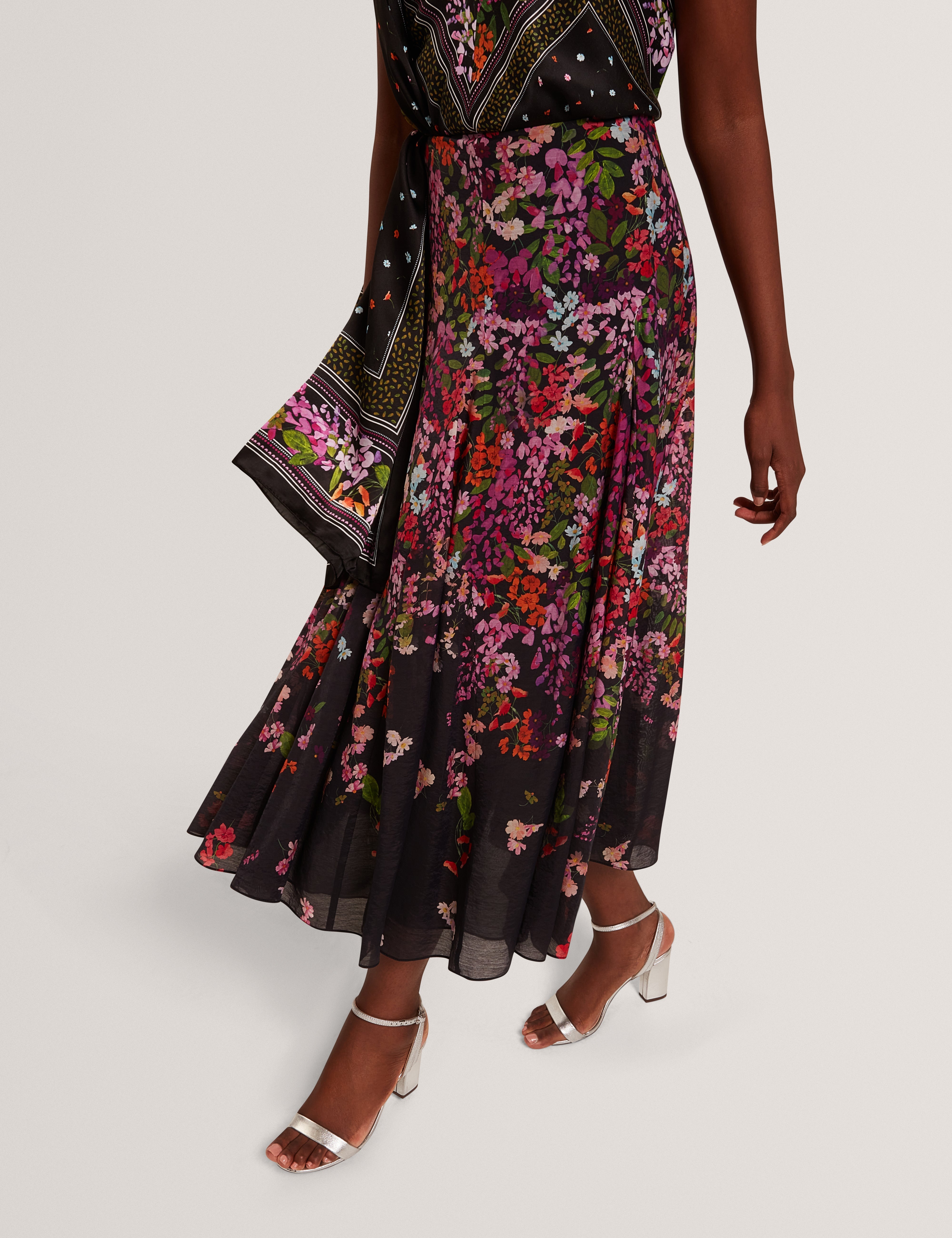 Azha Printed Midi Skirt Black