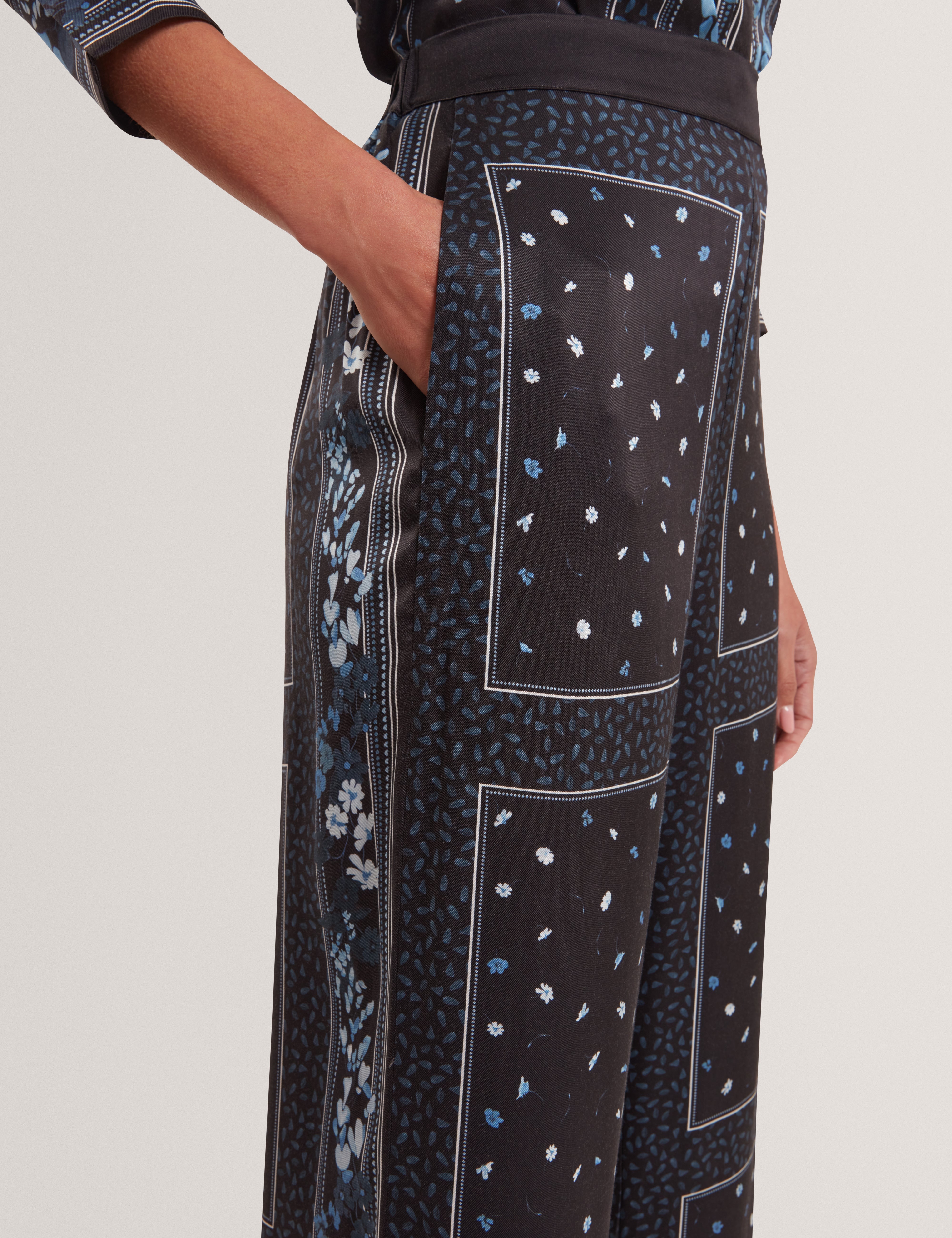 Brani Printed Wide Leg Trouser Black