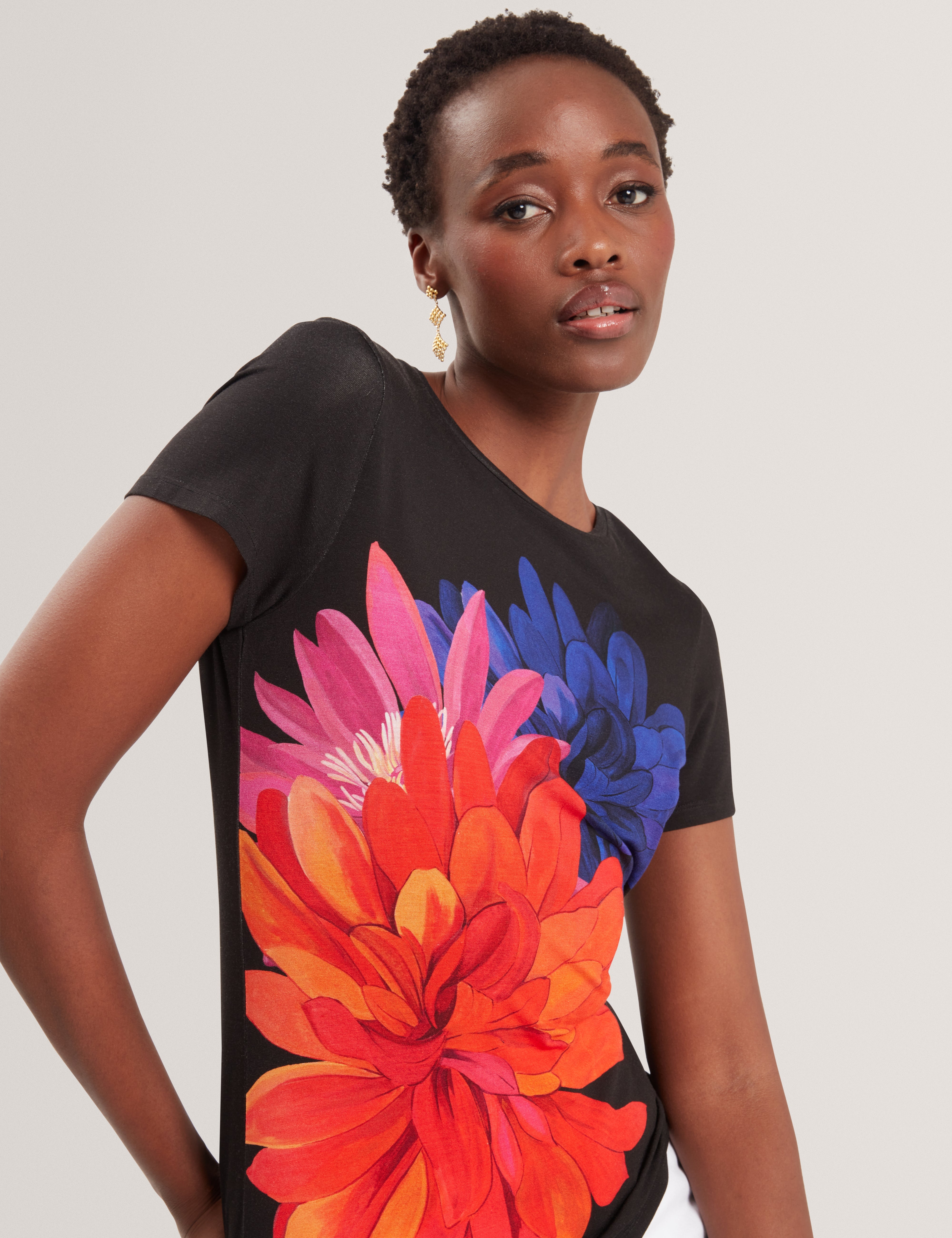 Riccia Printed Fitted Tee Black