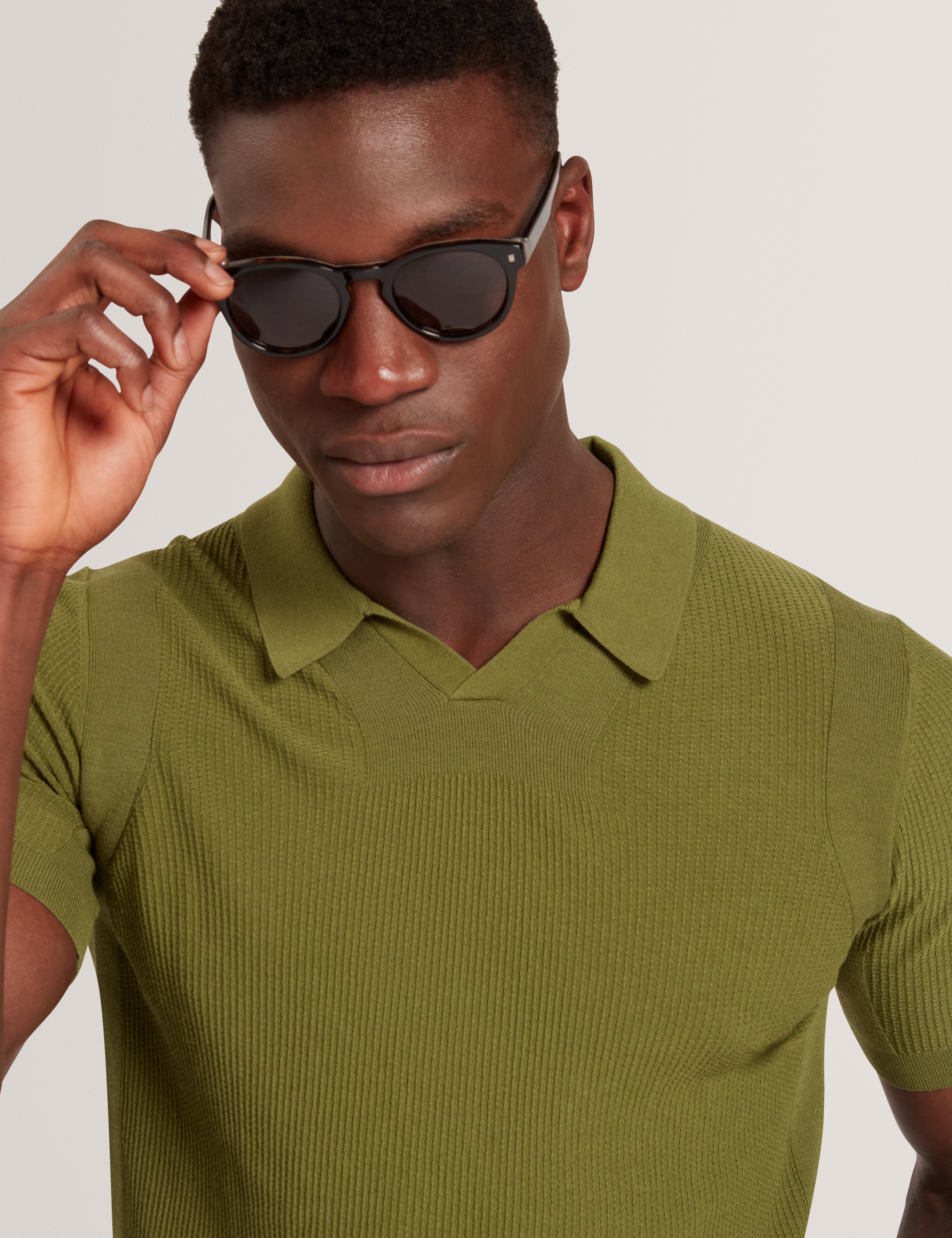 Aindrea Short Sleeve Stitch Detail Open Neck Polo Green