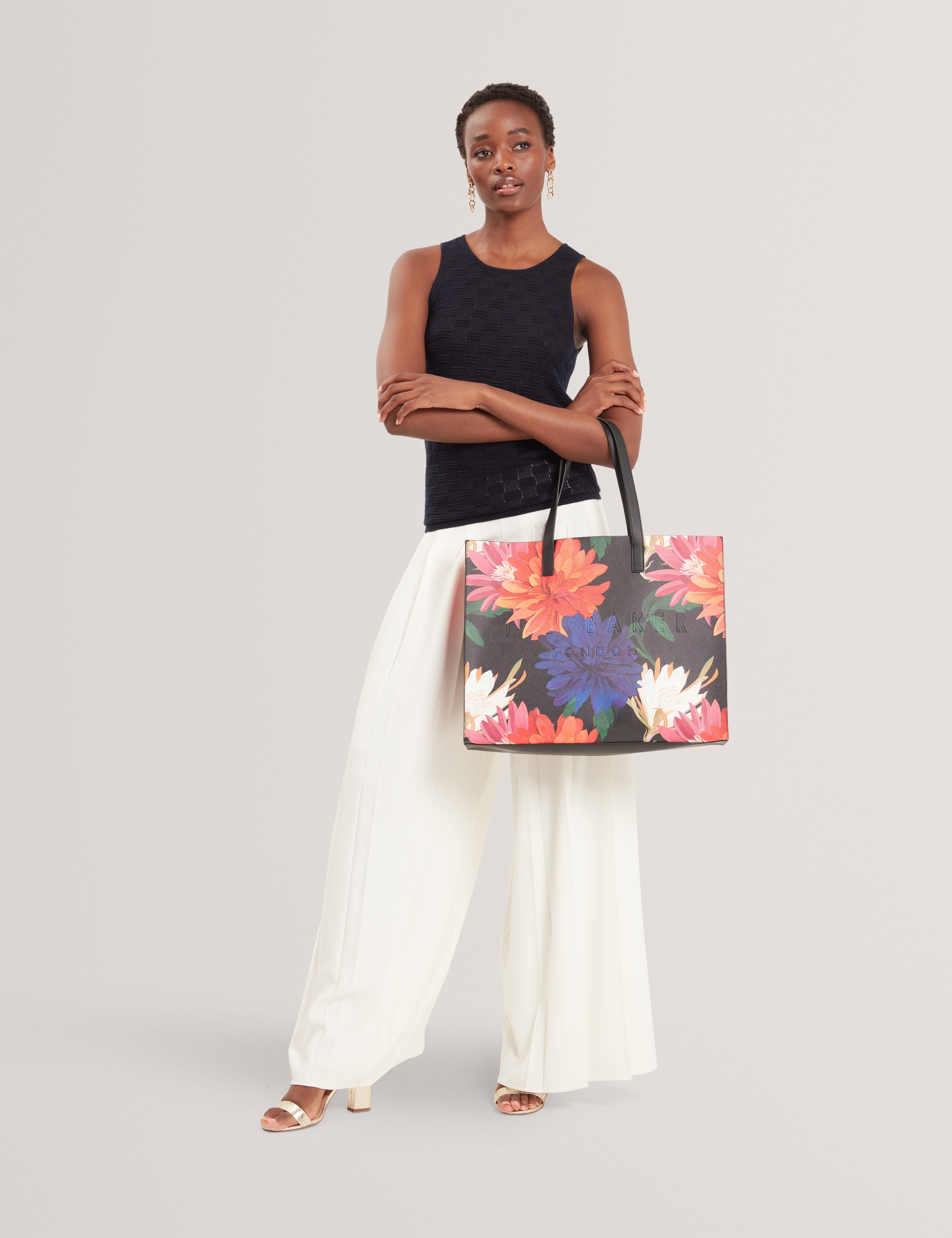 Amardi Printed Dahlia Extra Large Icon Bag Black