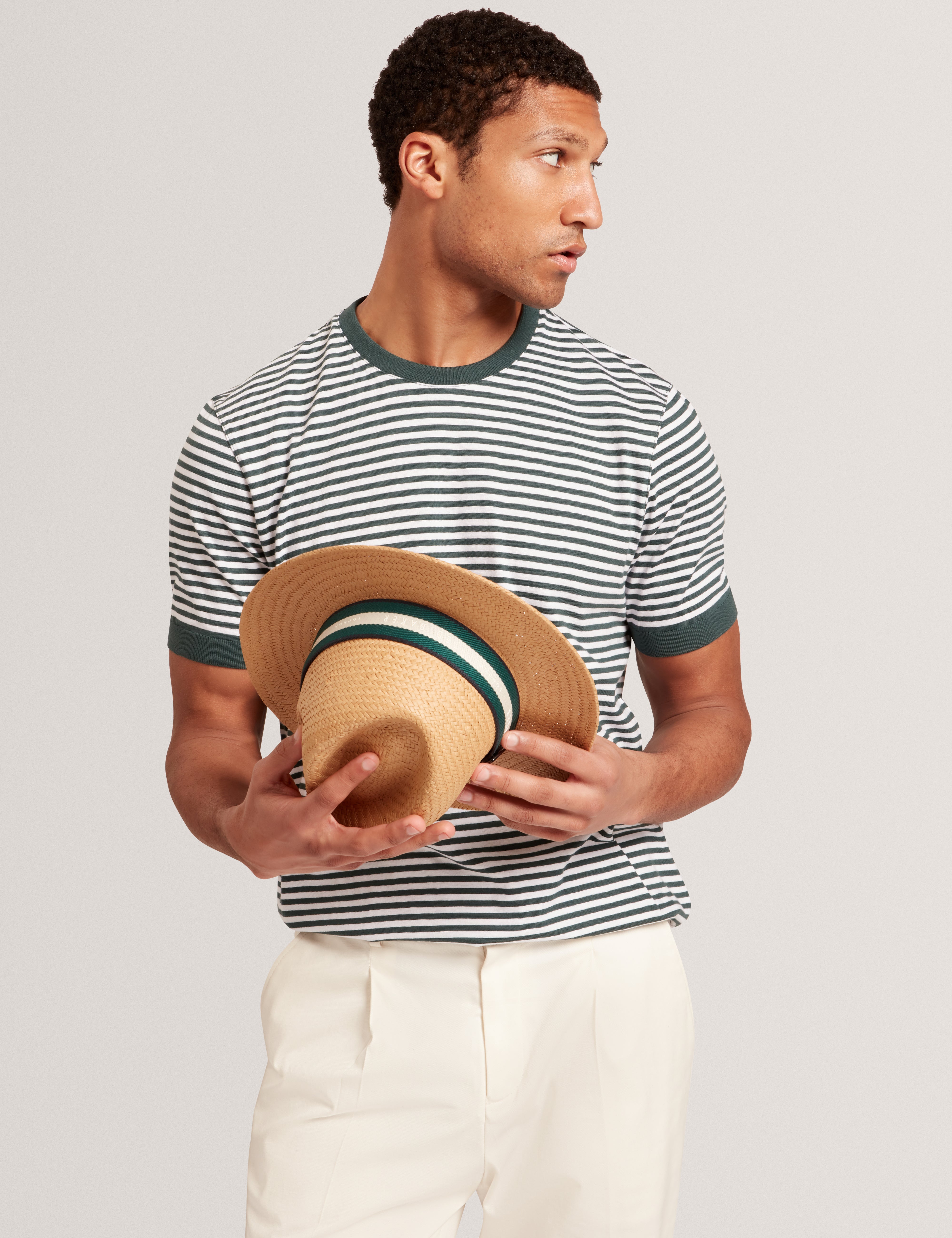 تي شيرت أورمي مخطط بأكمام قصيرة باللون الأخضر الداكن