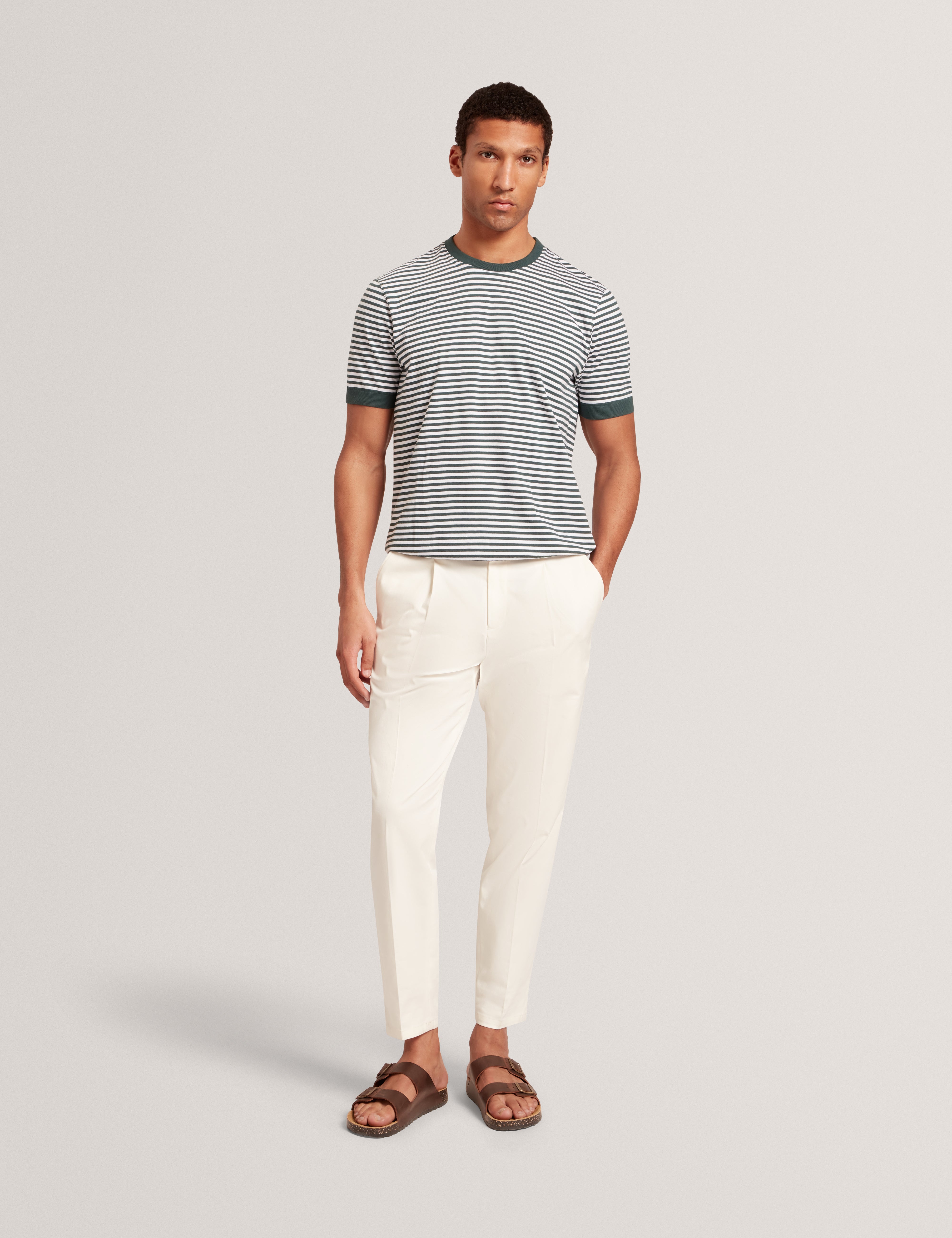 تي شيرت أورمي مخطط بأكمام قصيرة باللون الأخضر الداكن