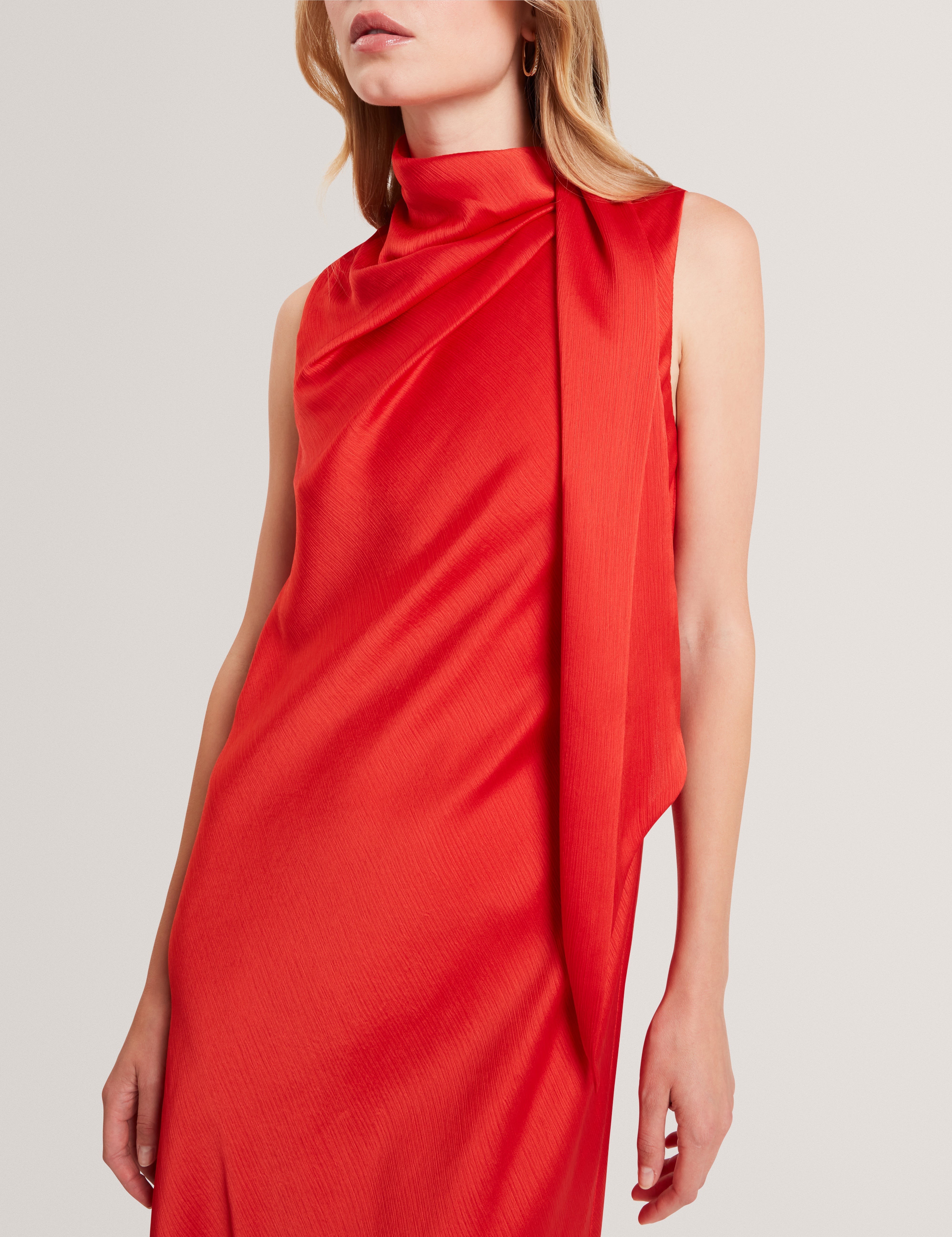 جوانا فستان ميدي بدون أكمام مع ربطة عنق لون برتقالي