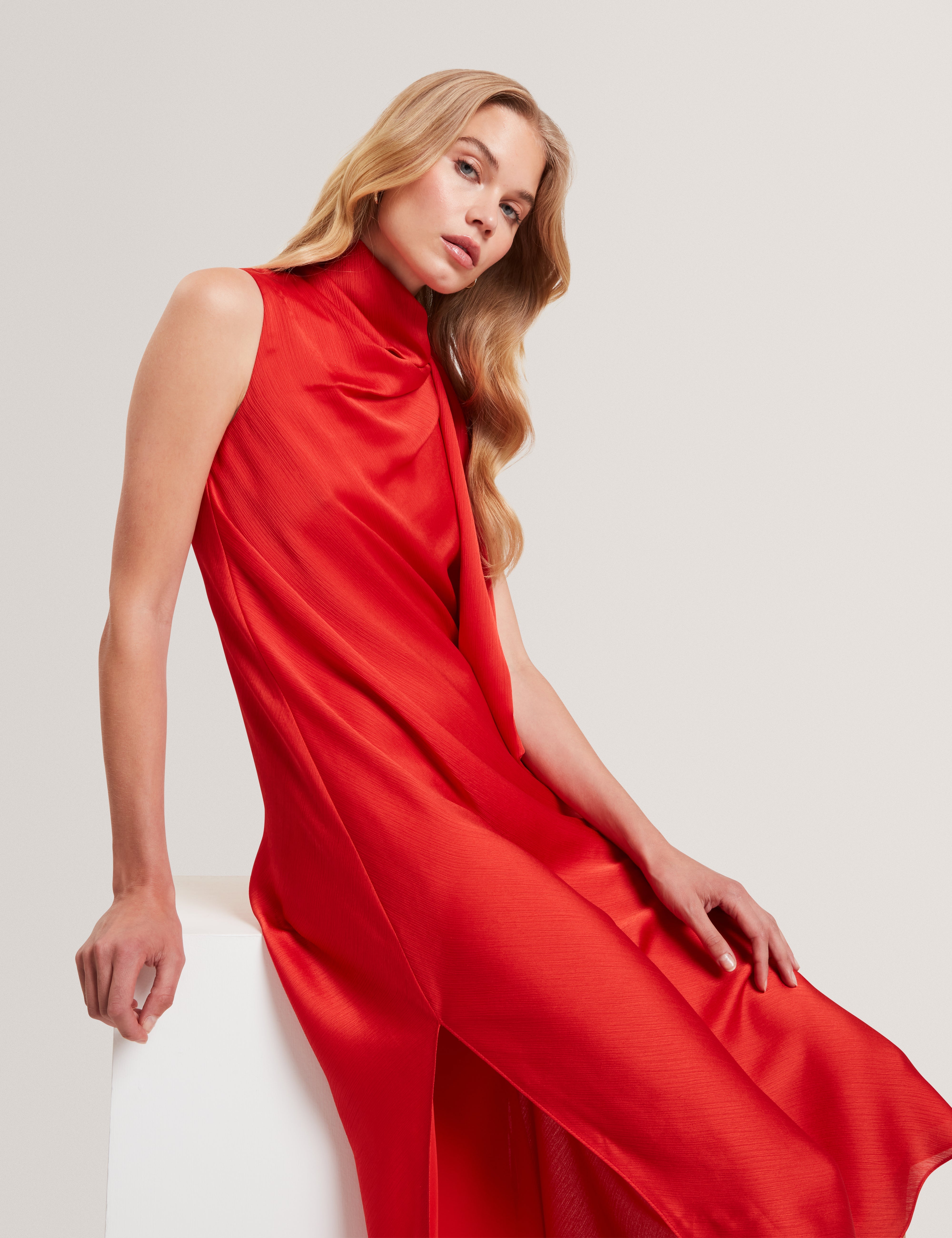 جوانا فستان ميدي بدون أكمام مع ربطة عنق لون برتقالي