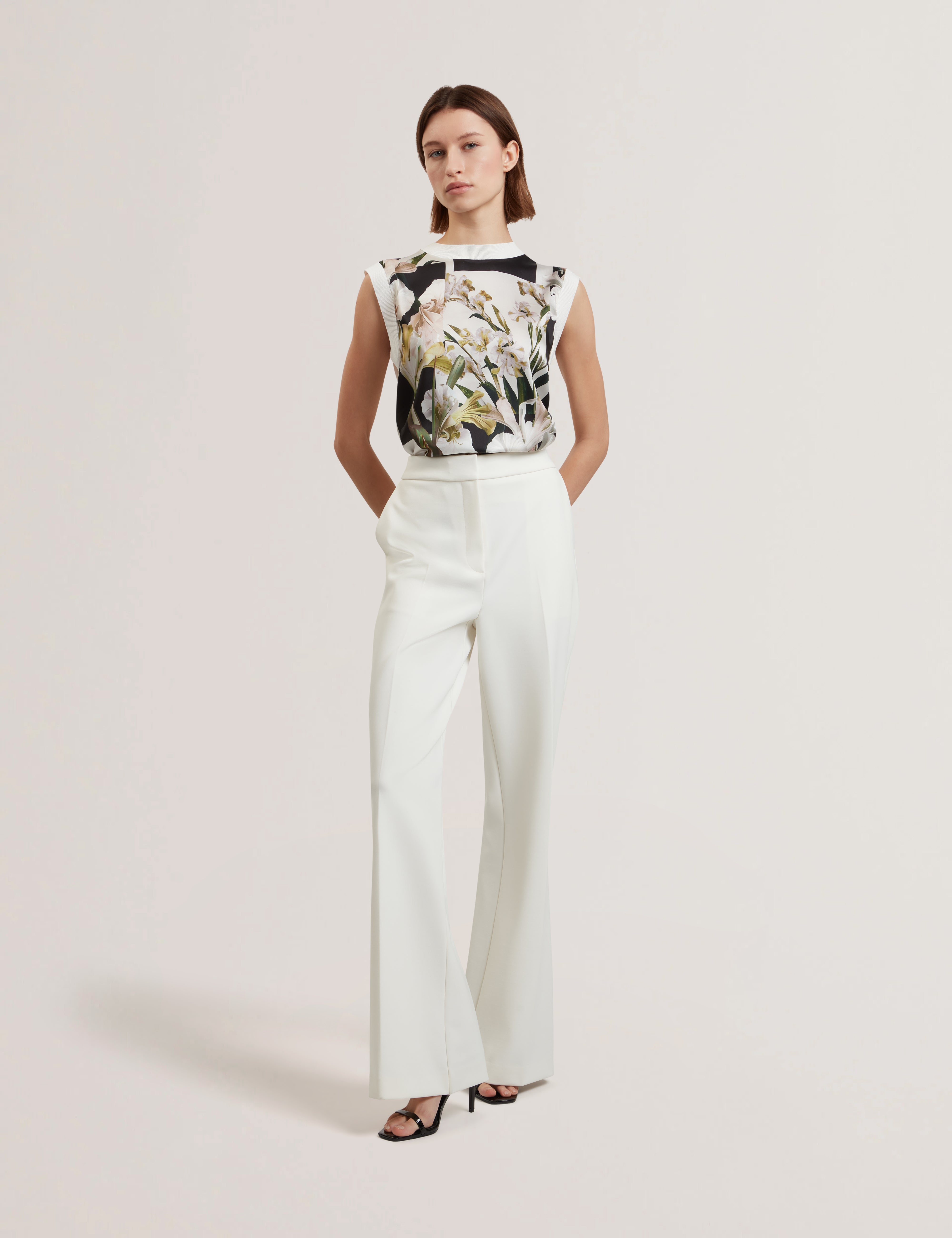 إندريف بنطلون واسع بخصر عالٍ لون عاجي