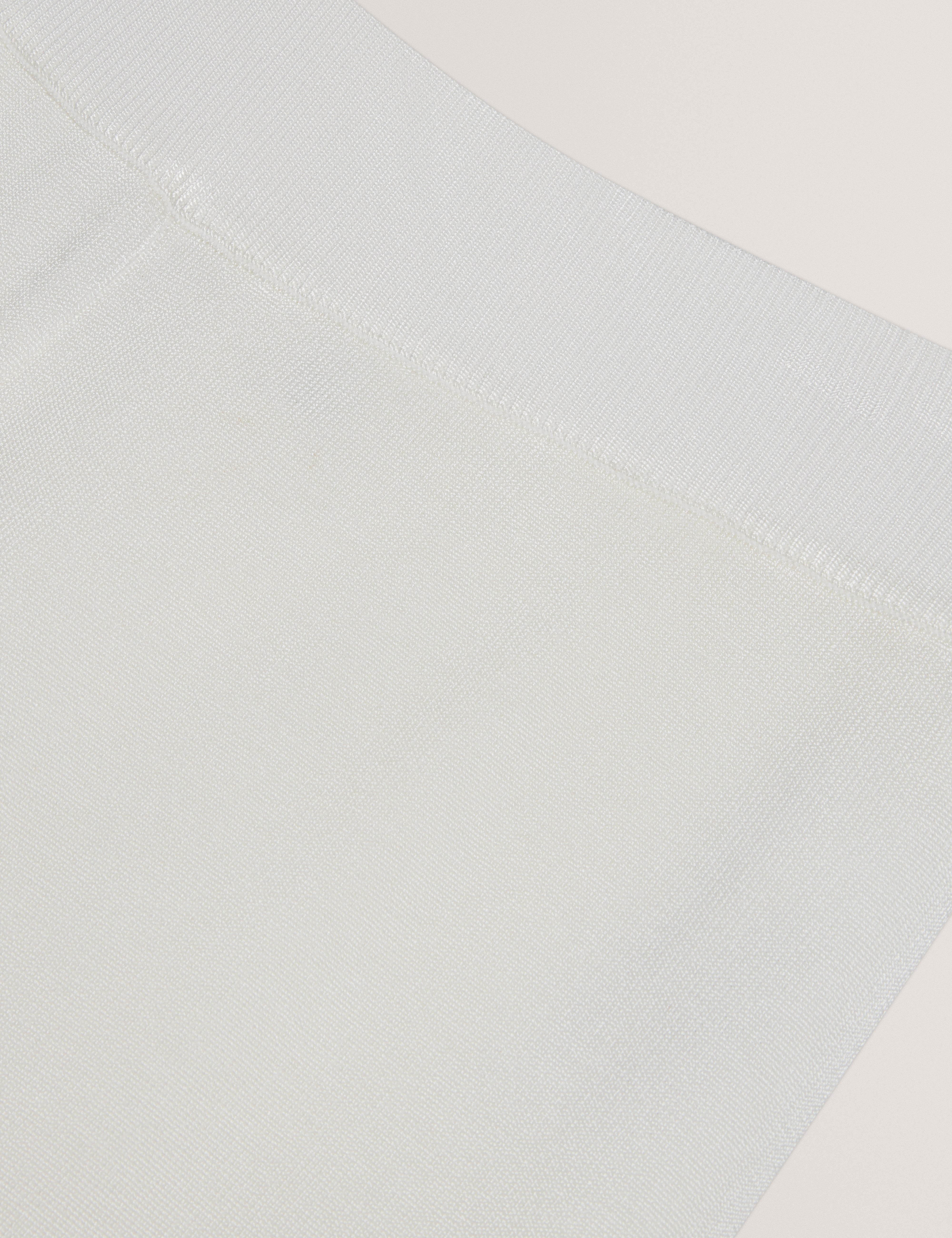 بنطلون ماتيلي واسع الساق محبوك باللون العاجي