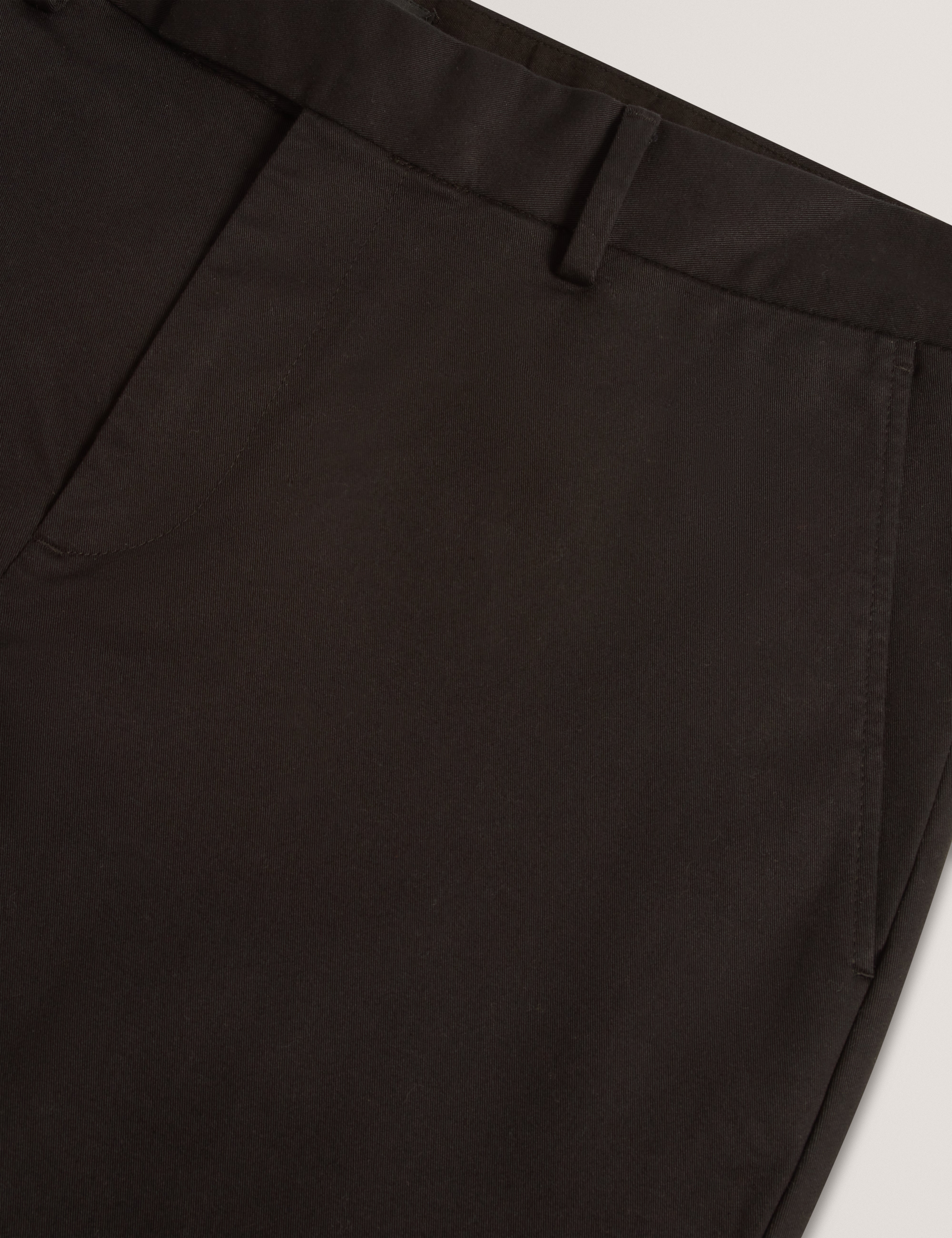 بنطلون شينو ضيق مرن من Howeton باللون الأسود