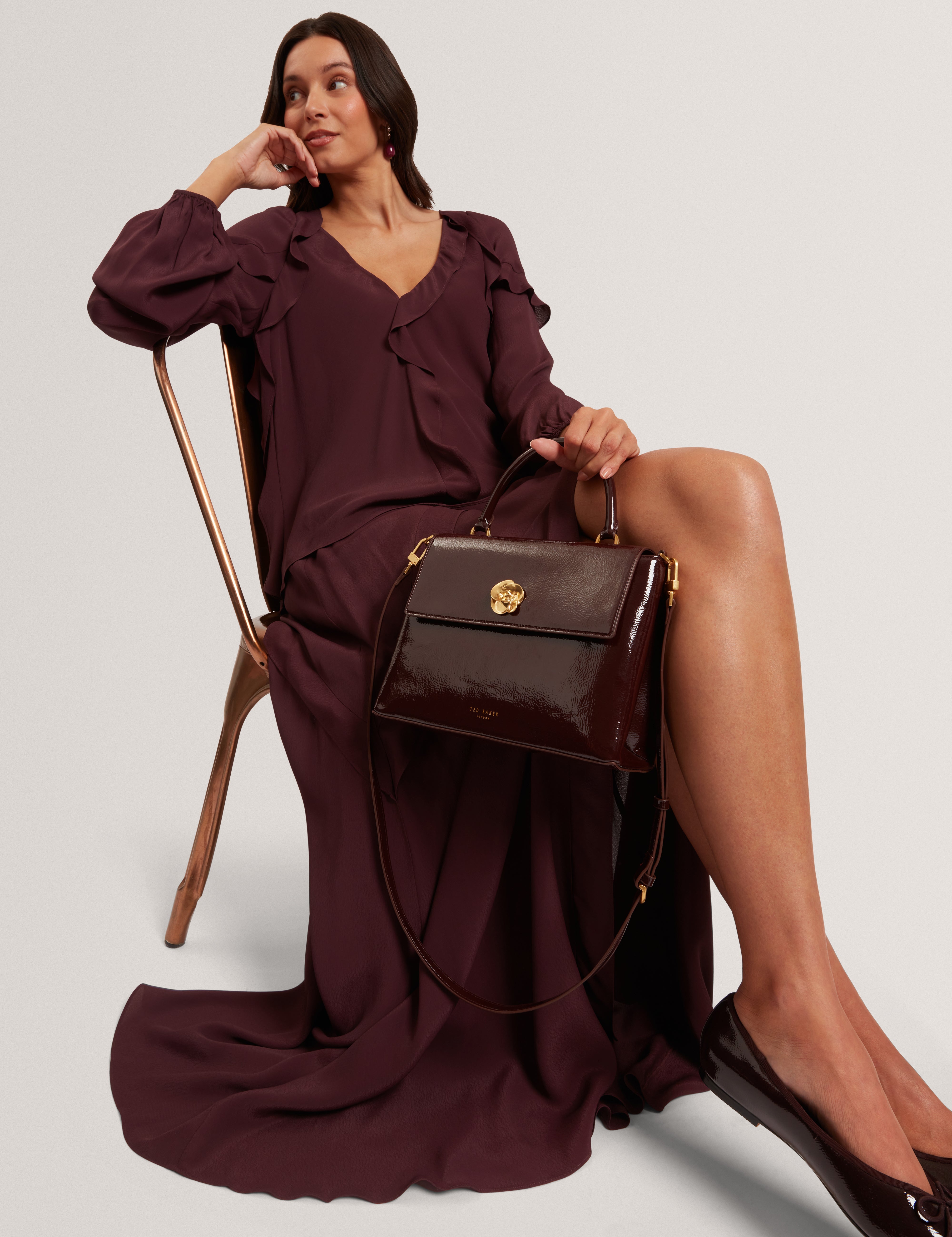 روزناو روز حقيبة متوسطة الحجم بمقبض علوي لون أحمر داكن