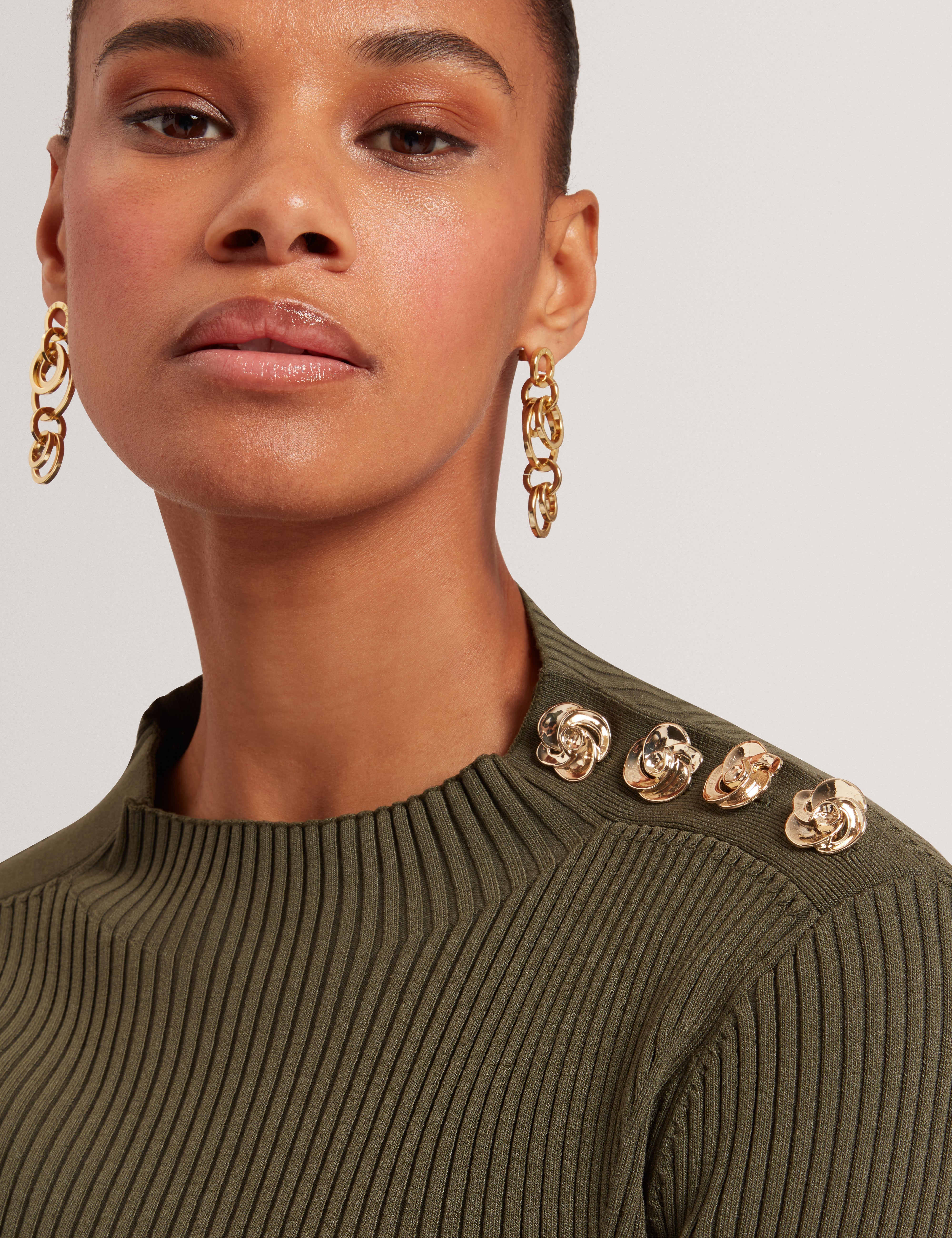 بلينا روز سترة محبوكة بأكمام طويلة لون أخضر داكن