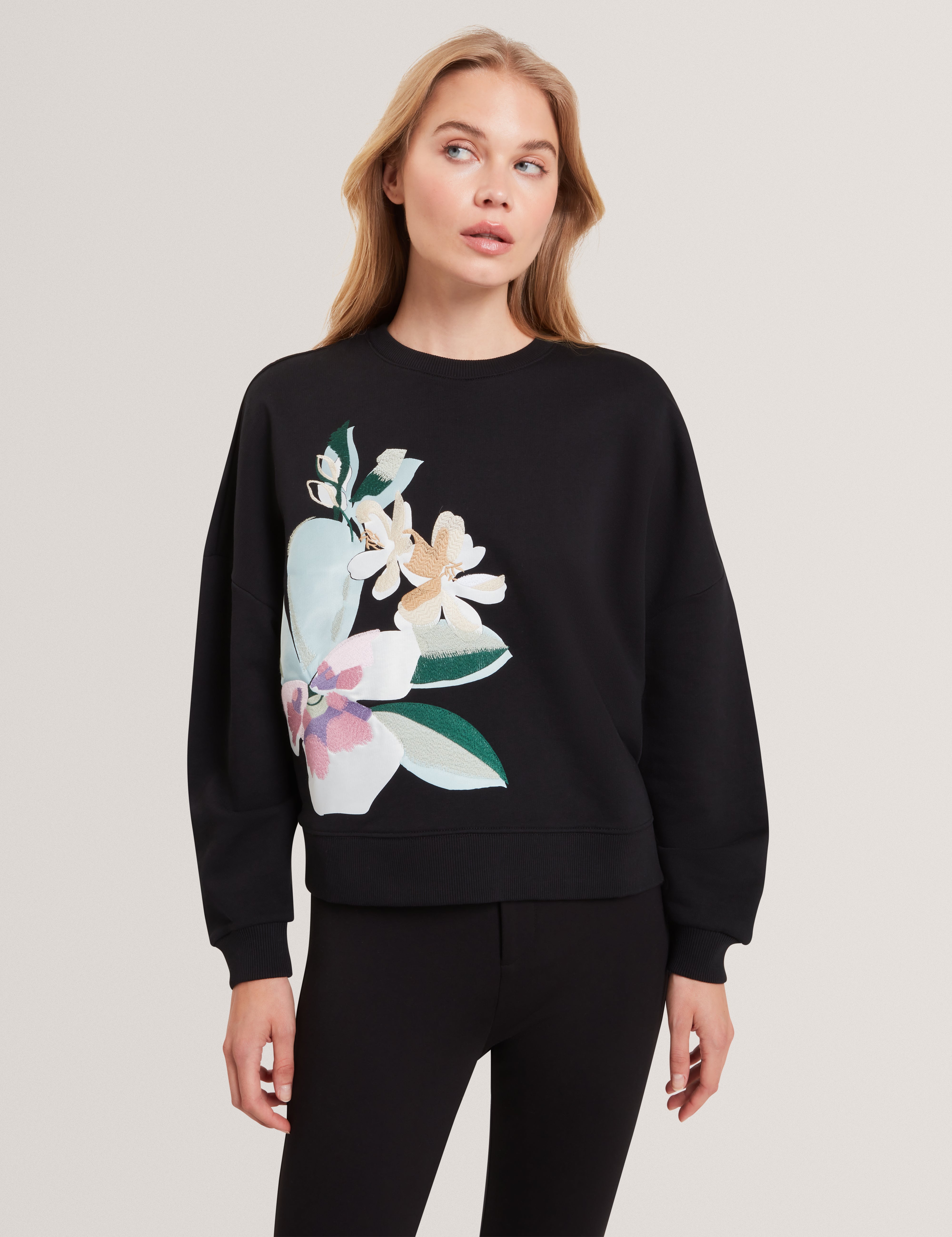 بروكلا سويت شيرت أسود مطبوع ومطرز