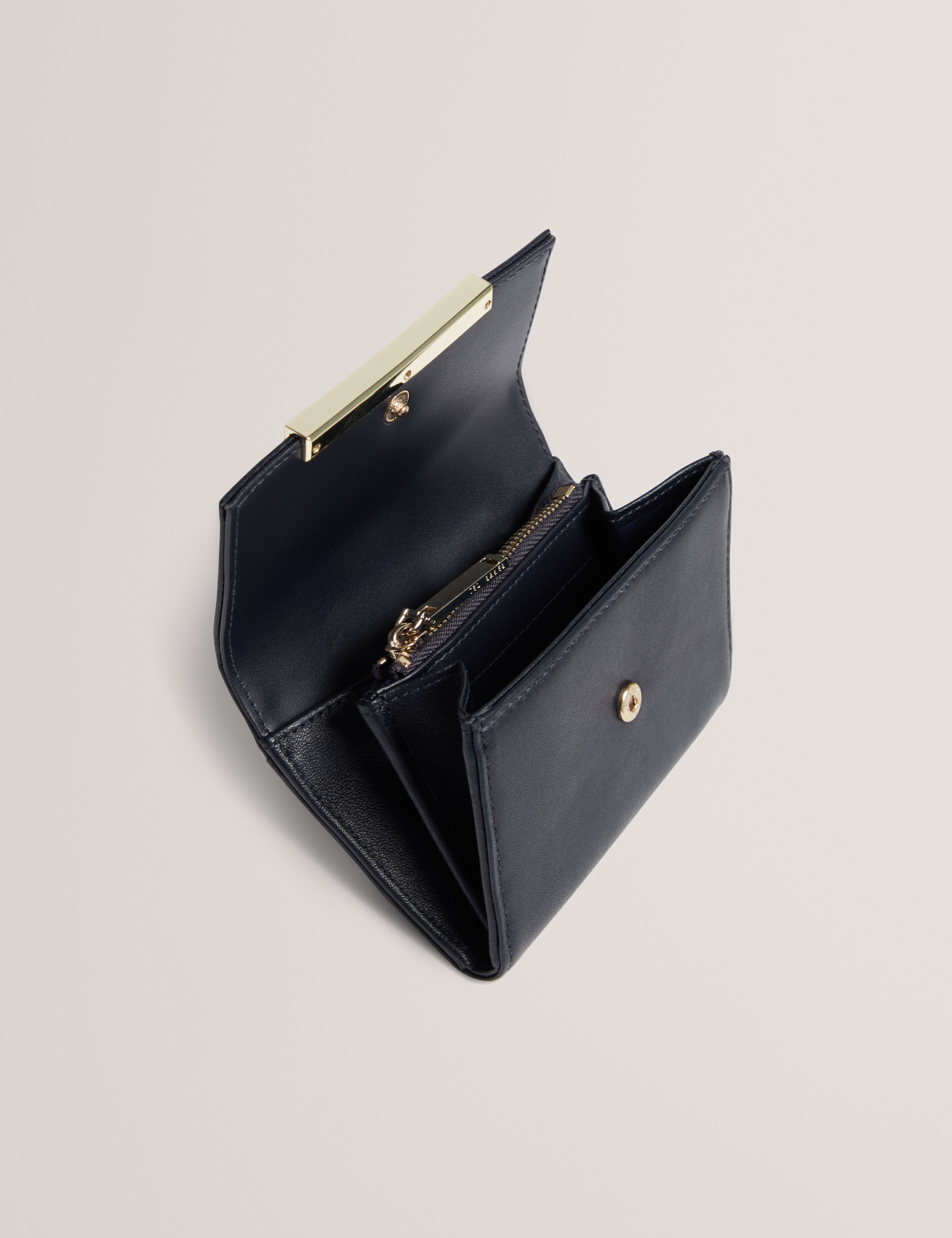 رايلاه محفظة جلدية صغيرة باللون الكحلي