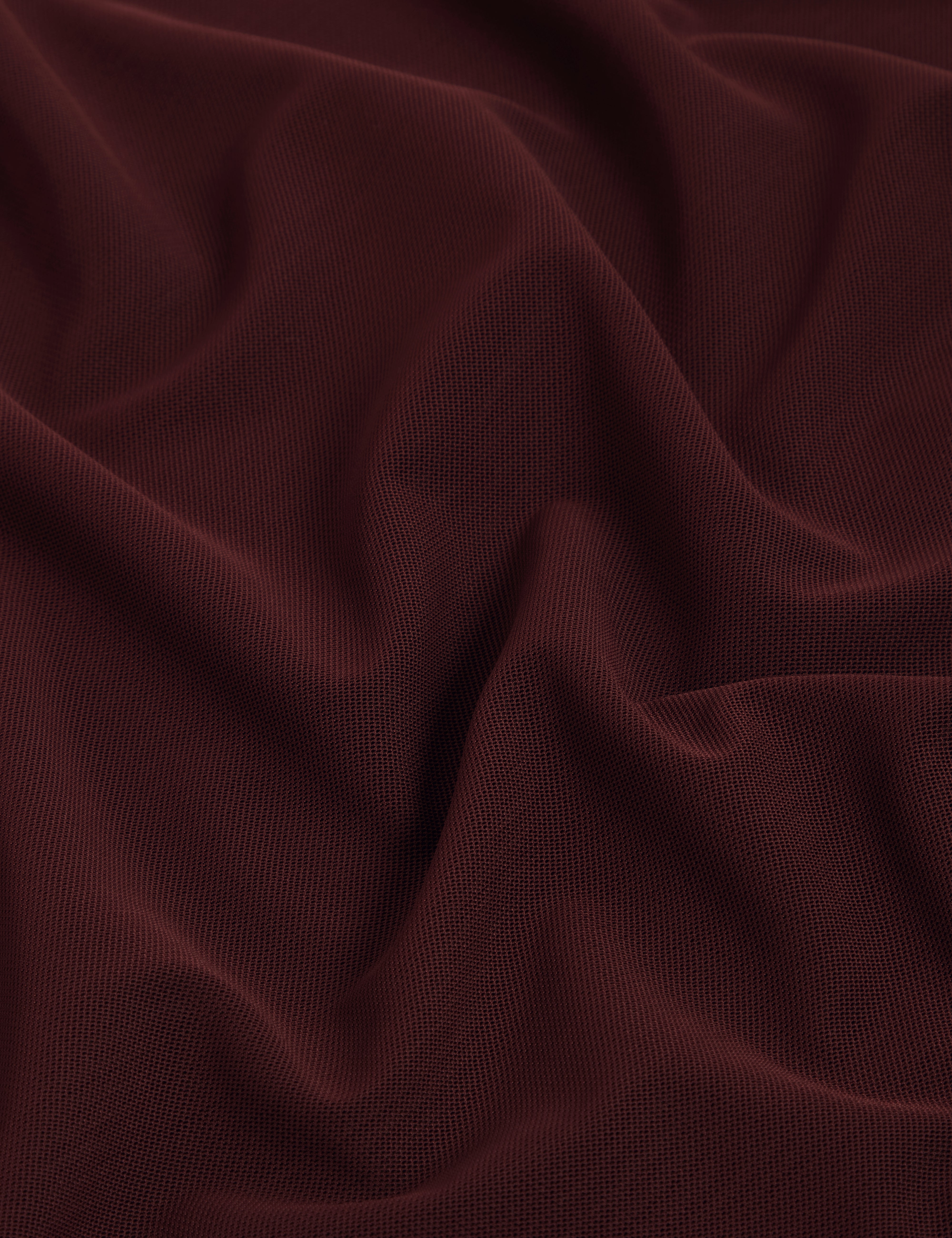 ناما كنزة بأكمام طويلة شفافة باللون الأحمر الداكن