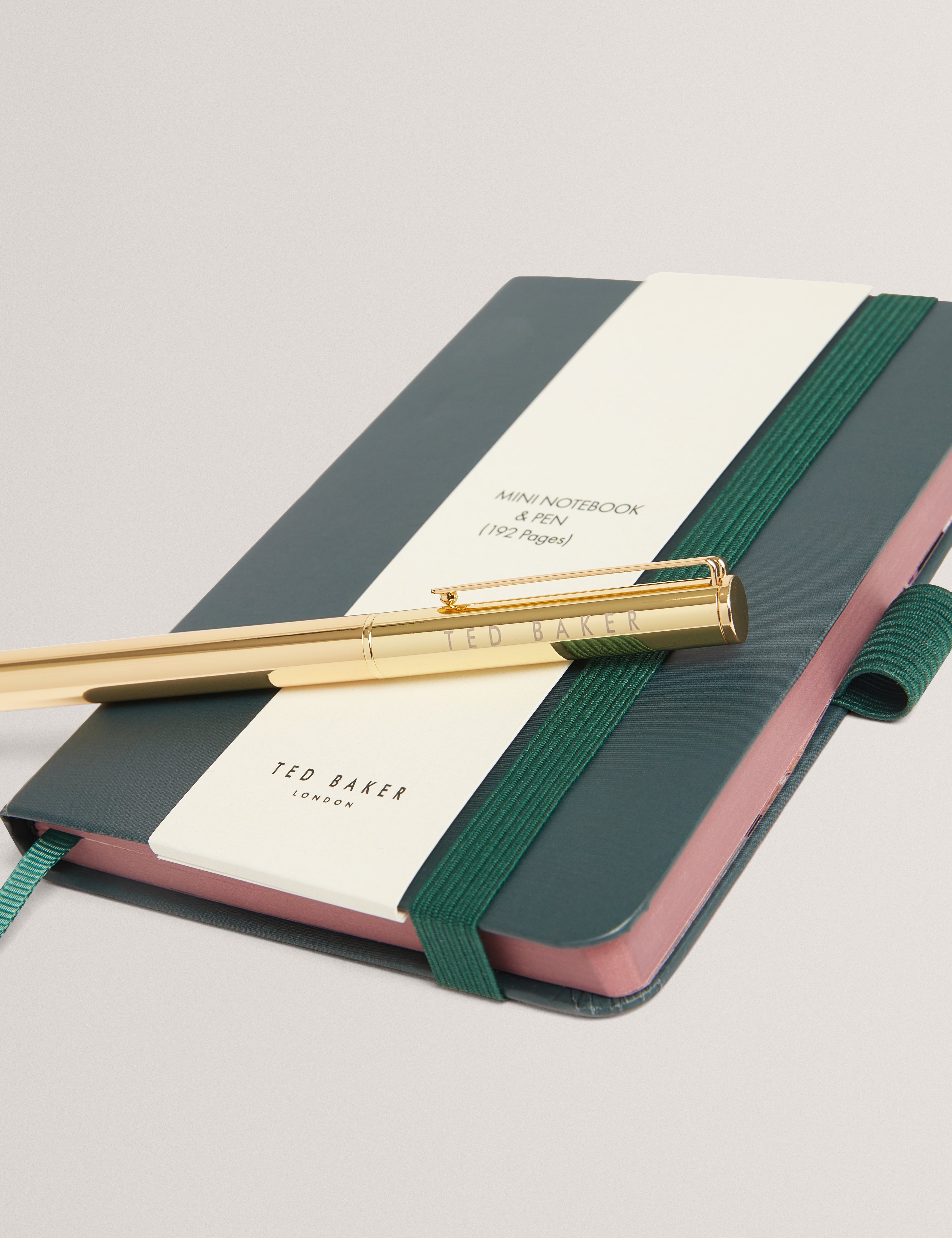 دفتر ملاحظات وقلم مطبوع من Petly مقاس A6 باللون الأخضر الداكن