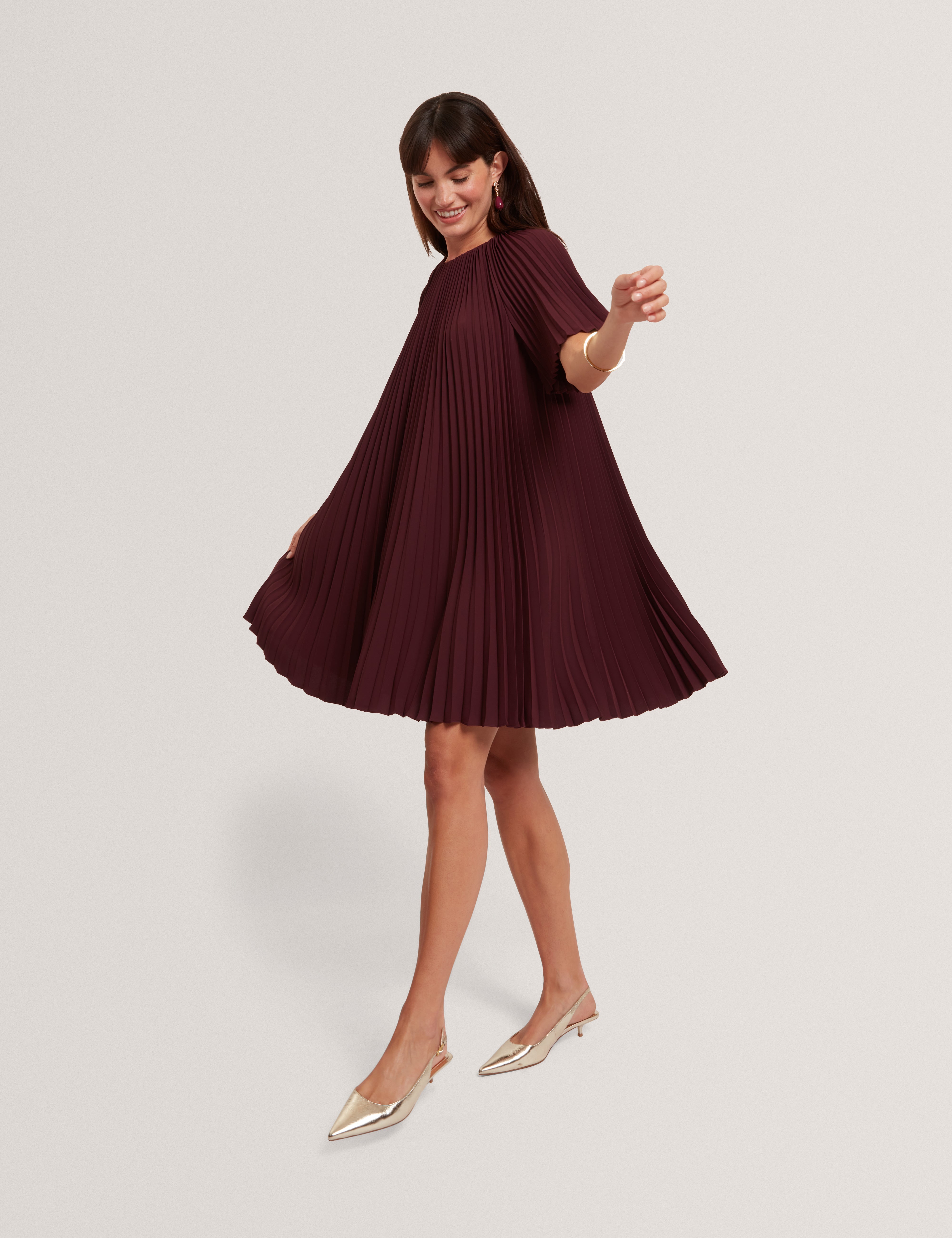 Convala Short Sleeve Pleated Mini Dress Oxblood